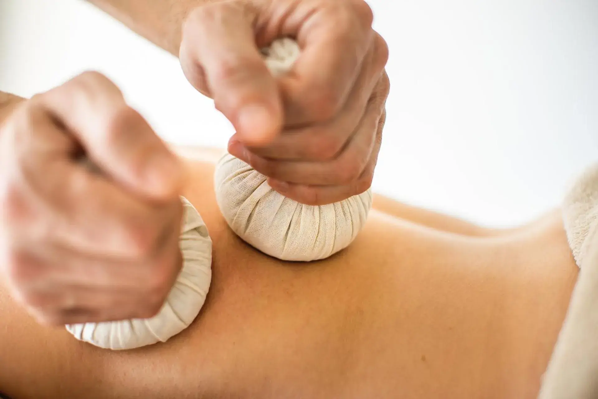 Massage in Kurhaus Cademario Hotel & DOT Spa - Ticino Hotels Group