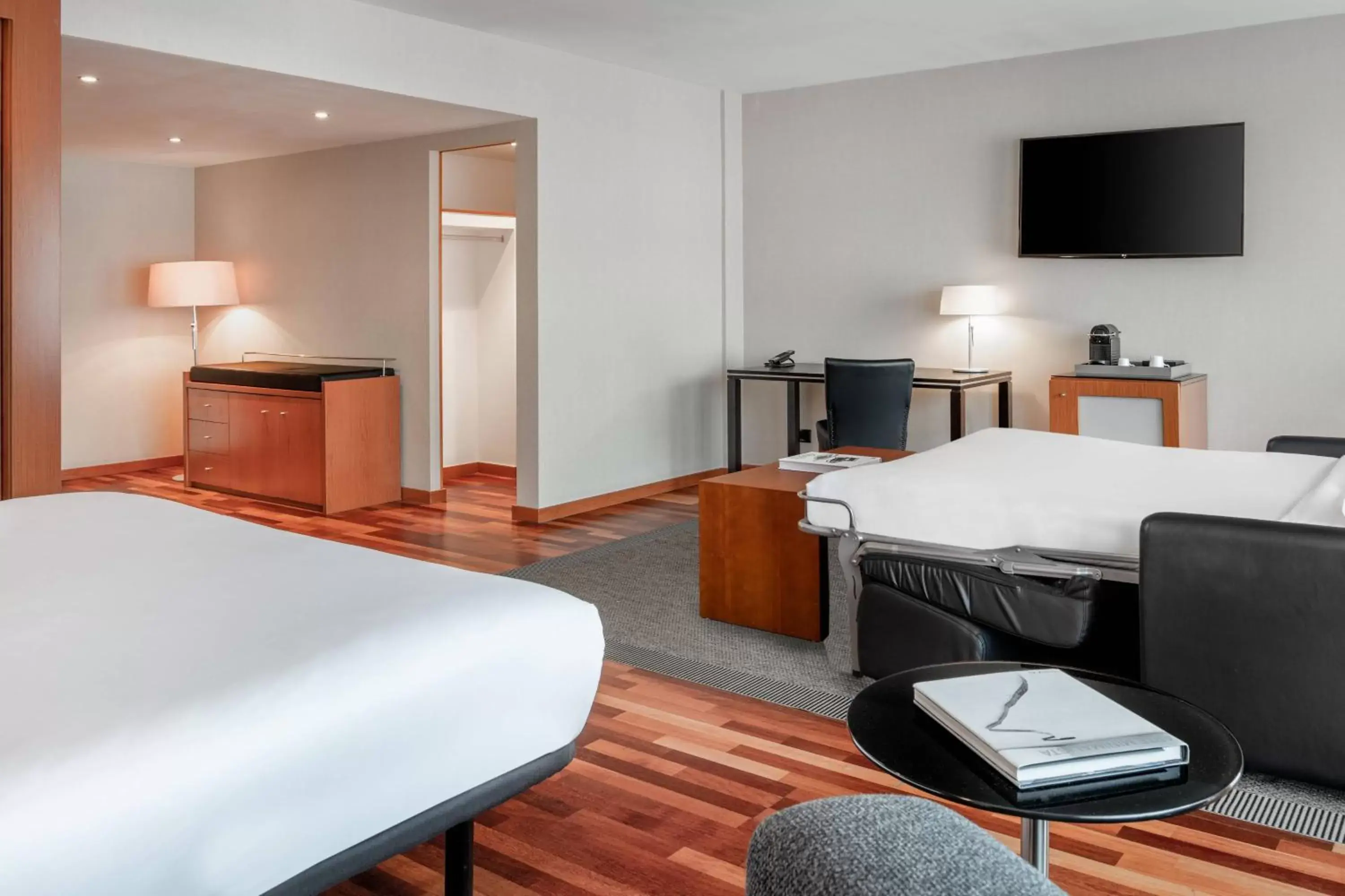 Bedroom, Bed in AC Hotel La Rioja by Marriott