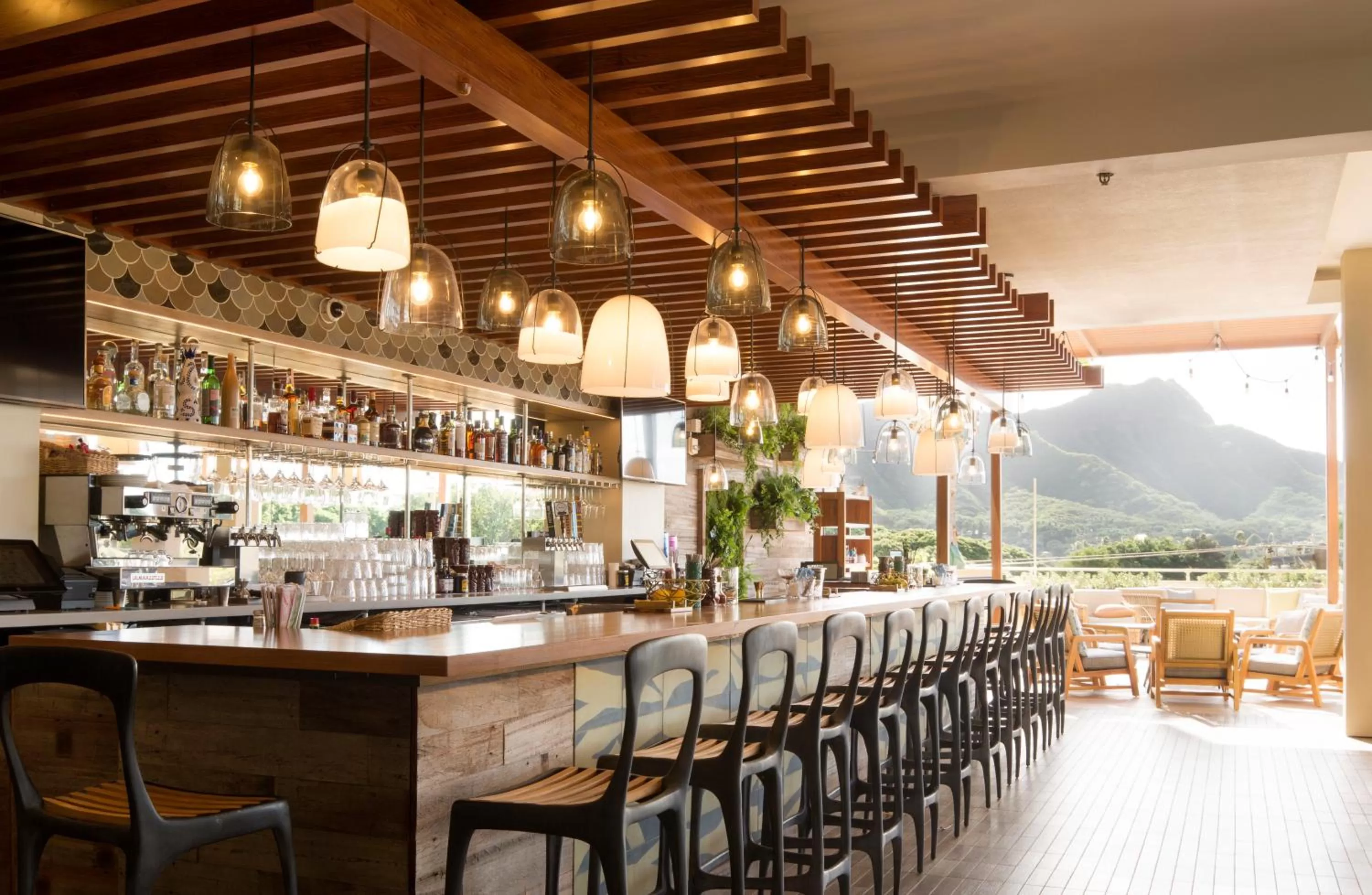 Restaurant/places to eat in Queen Kapiolani Hotel