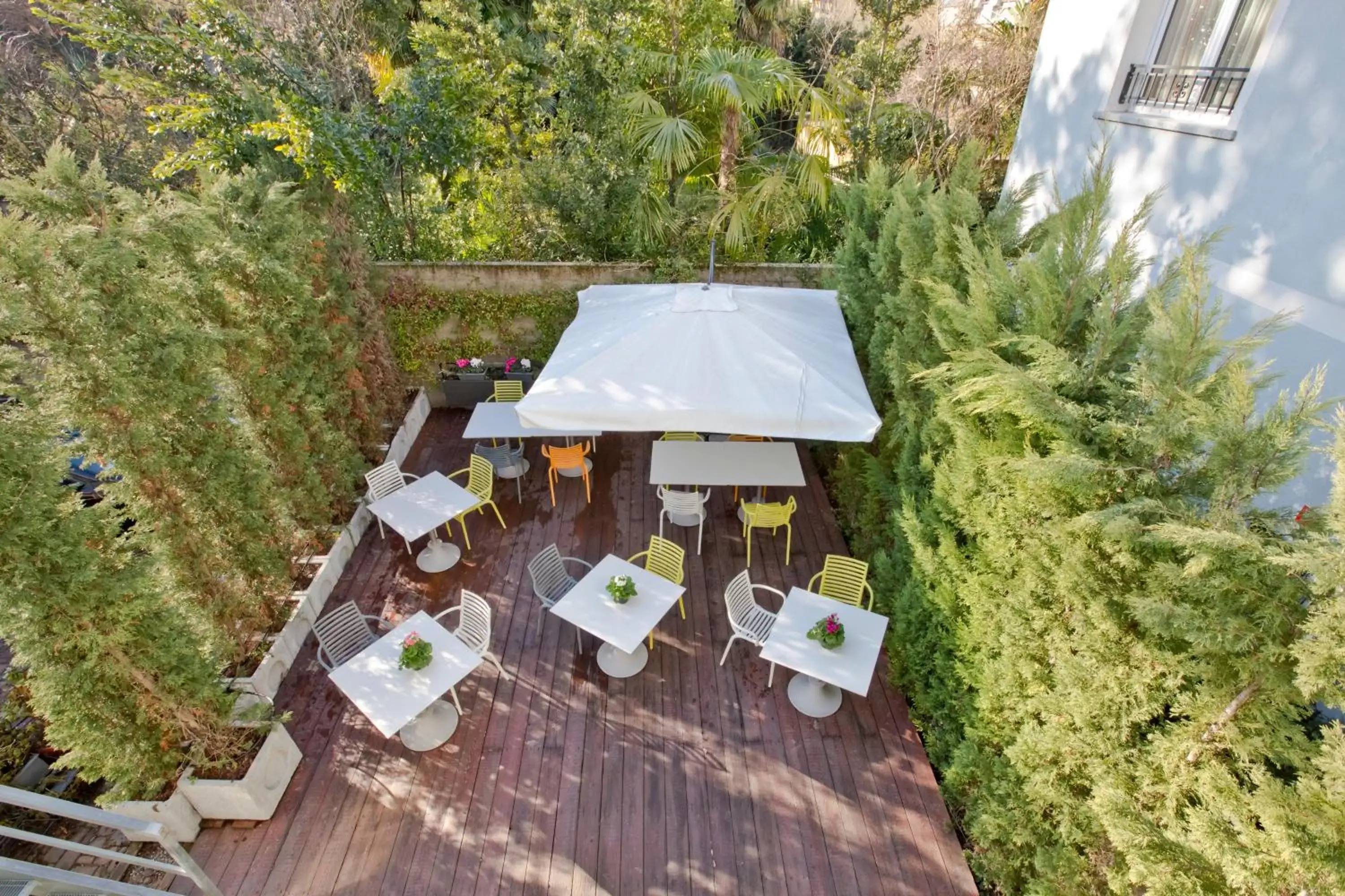 Patio, Bird's-eye View in Hotel Lago di Como