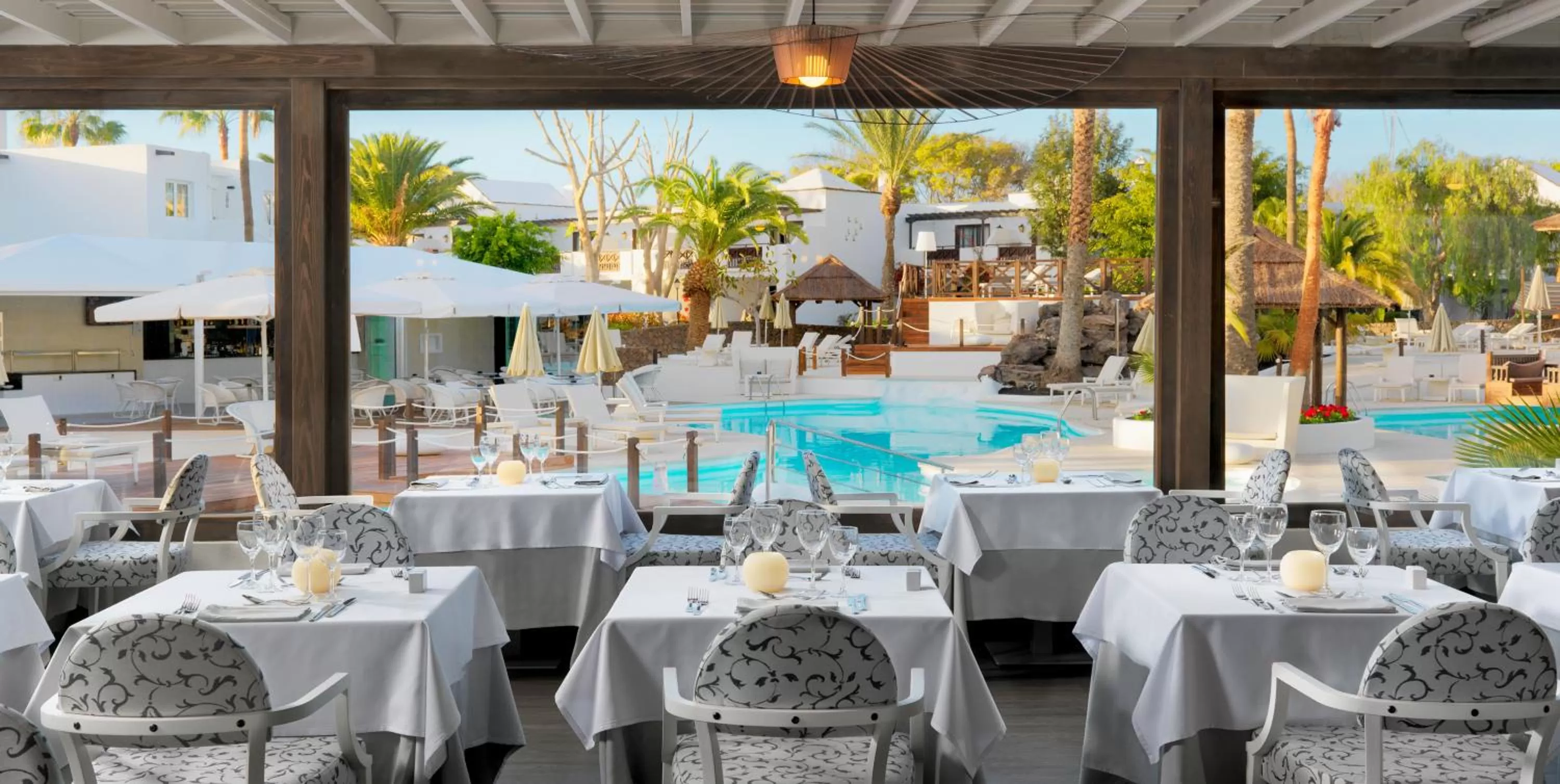 Restaurant/places to eat in Boutique Hotel H10 White Suites - Adults Only