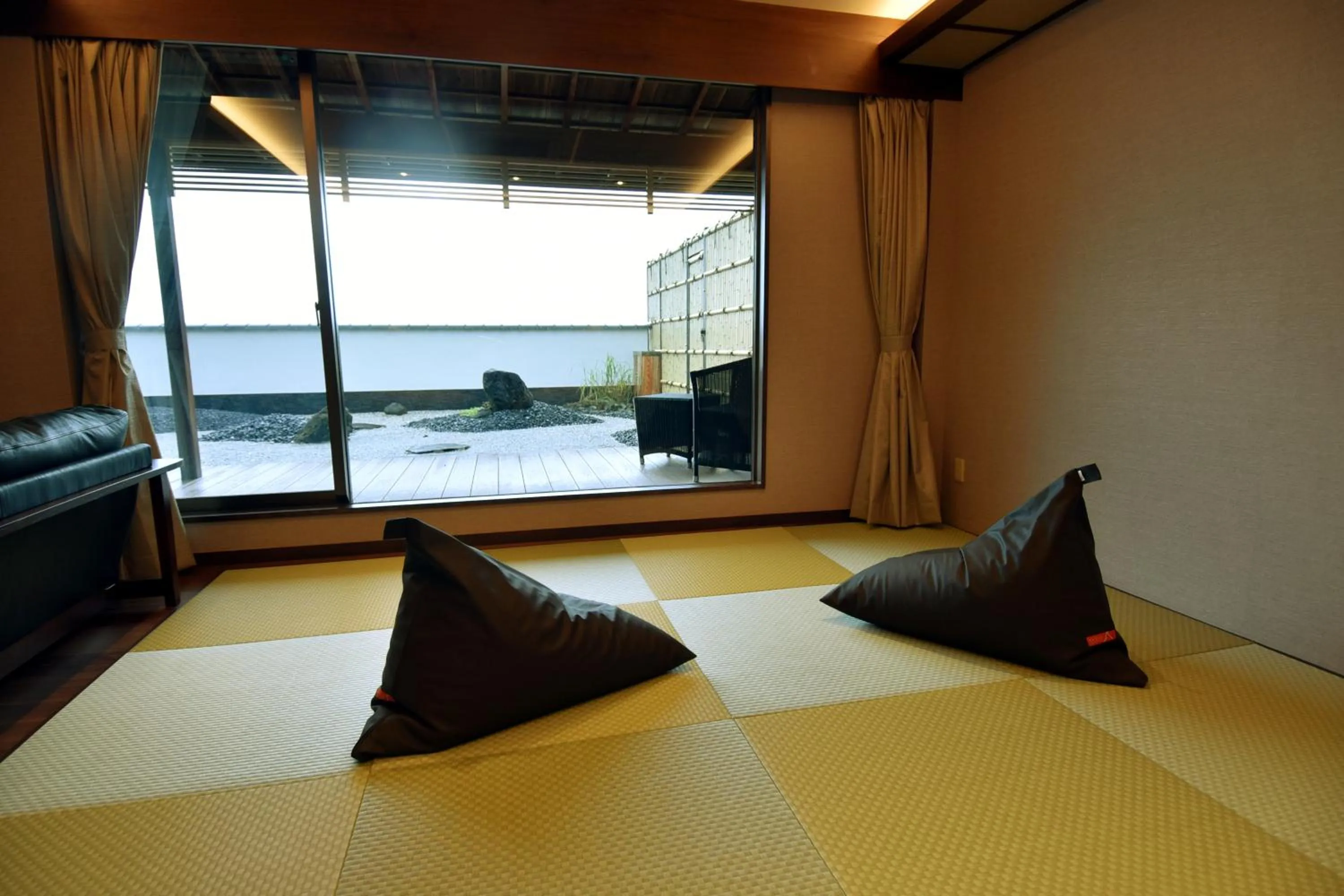 Seating area in Arima Onsen Taketoritei Maruyama