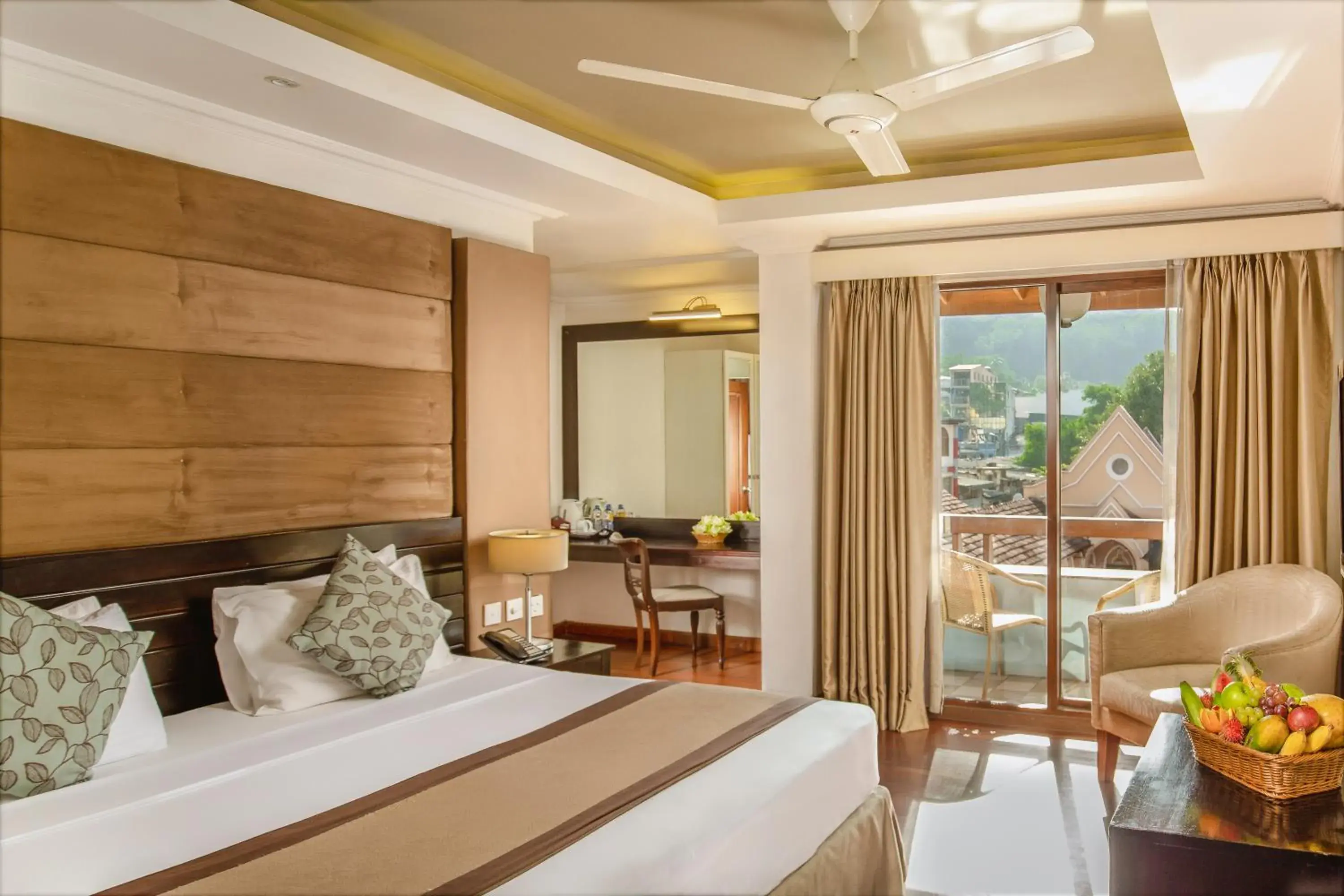 Photo of the whole room, Bed in Kandy City Hotel by Earl's