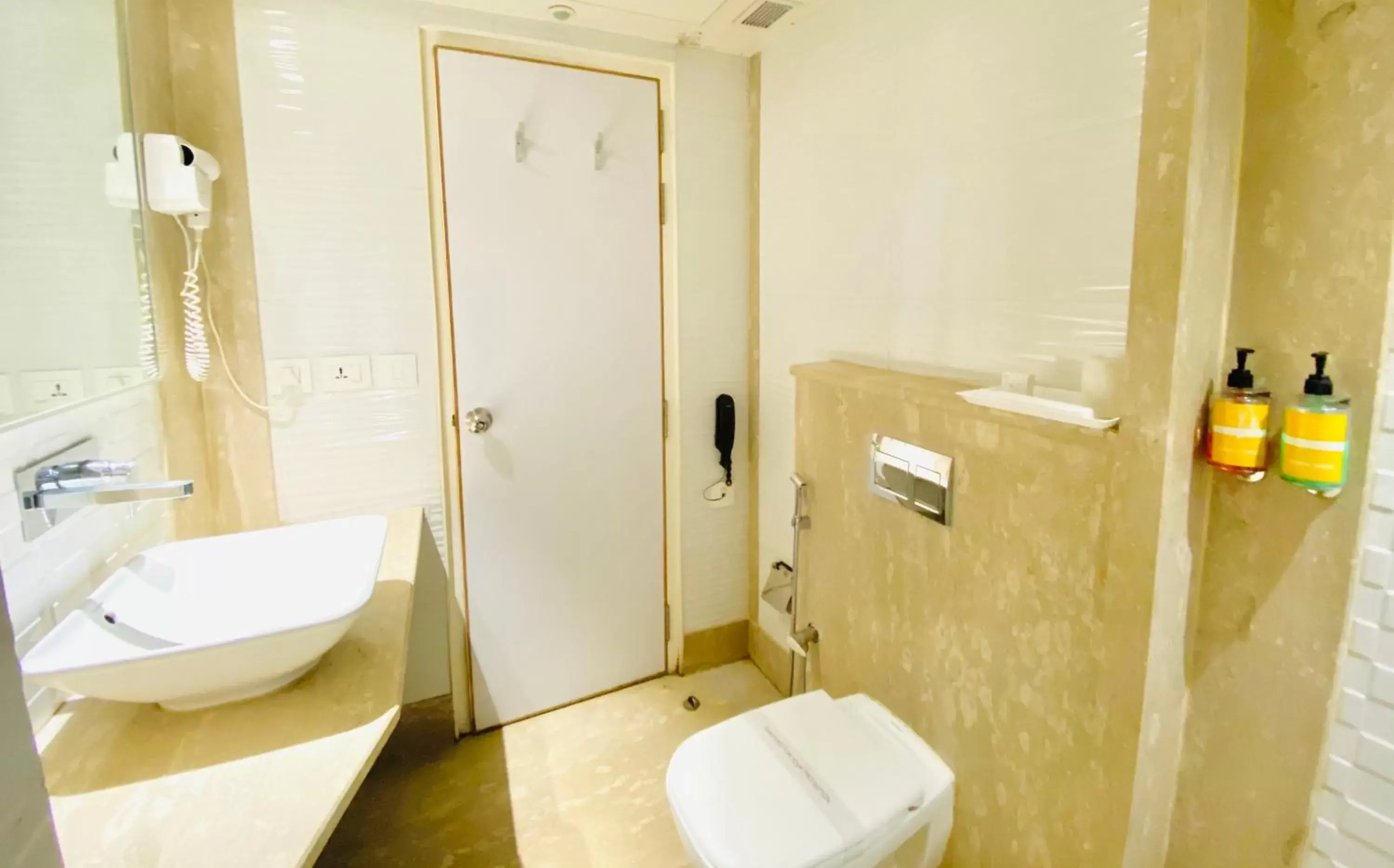 Toilet, Bathroom in Hotel City Empire