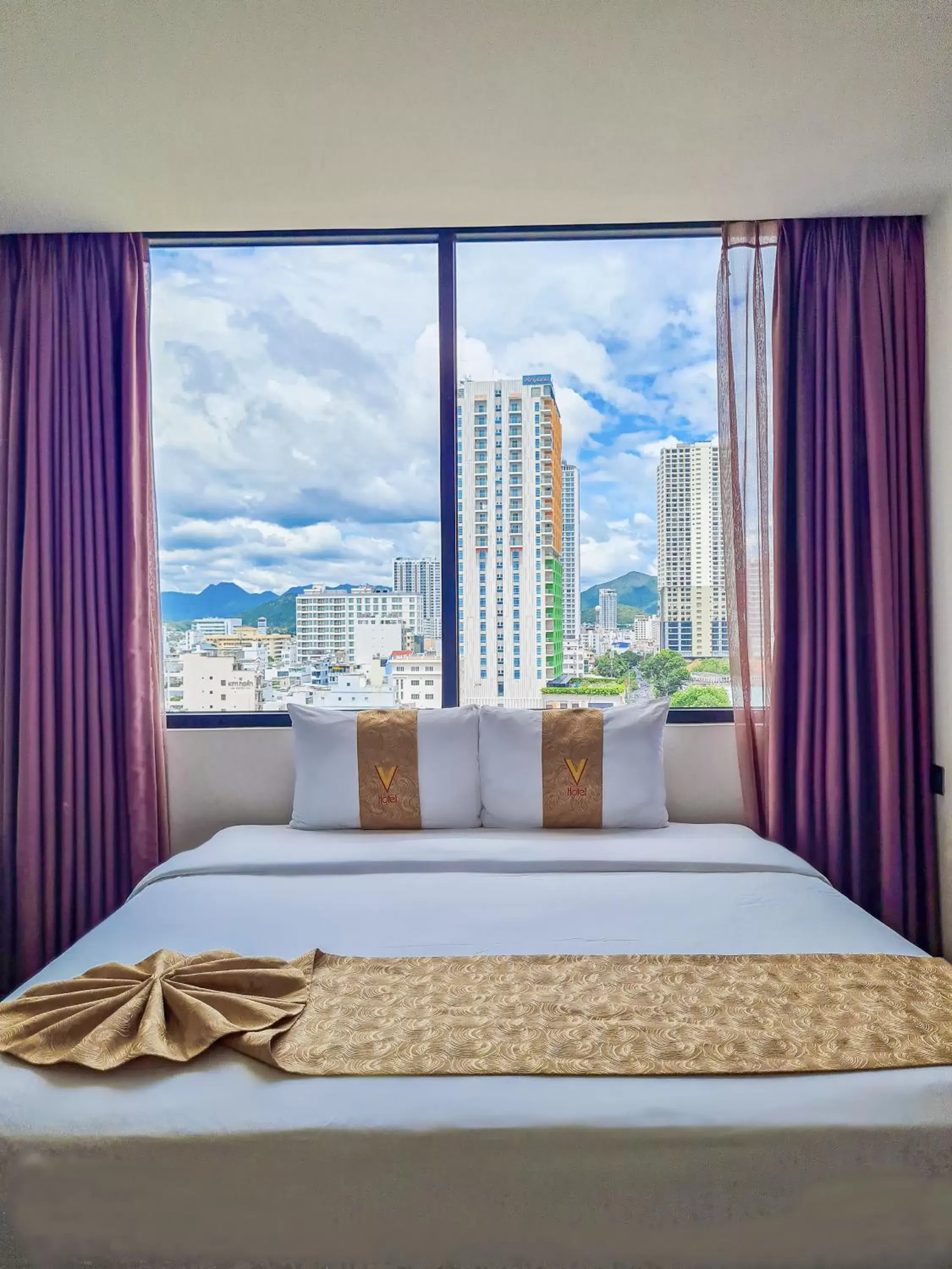 City view, Bed in V Hotel Nha Trang