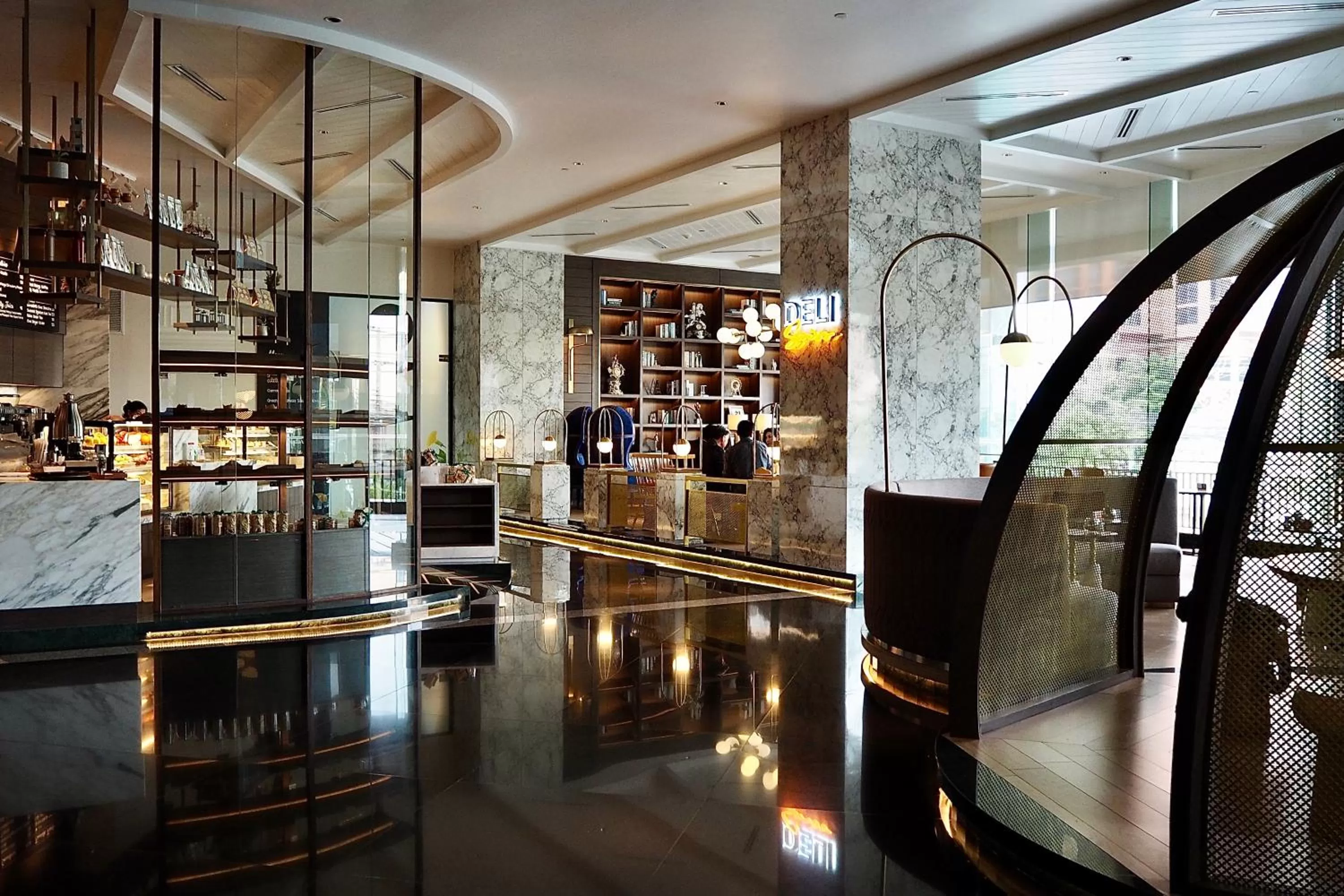 Restaurant/places to eat in Swissotel Bangkok Ratchada