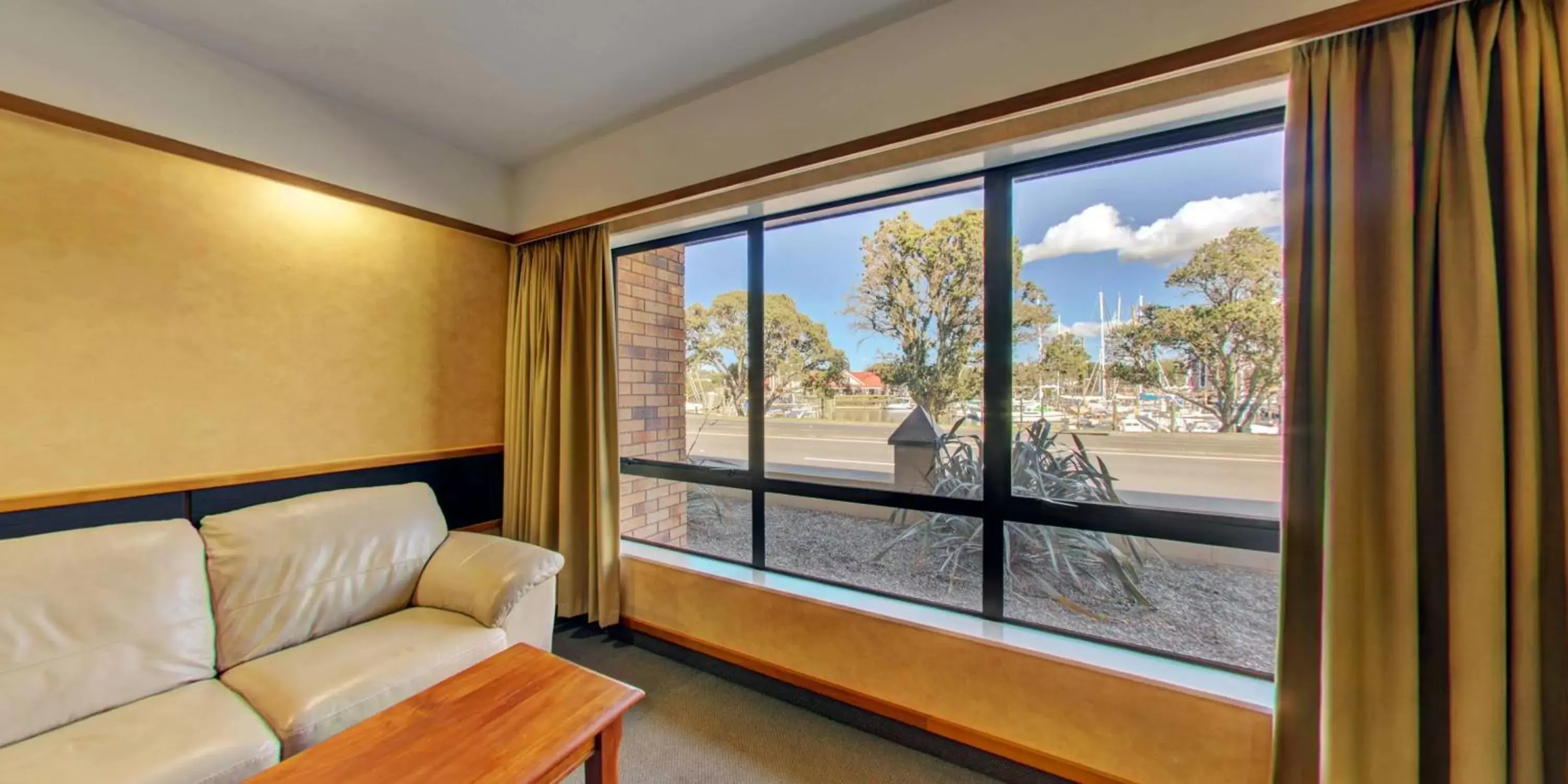 Bedroom in Distinction Whangarei Hotel & Conference Centre