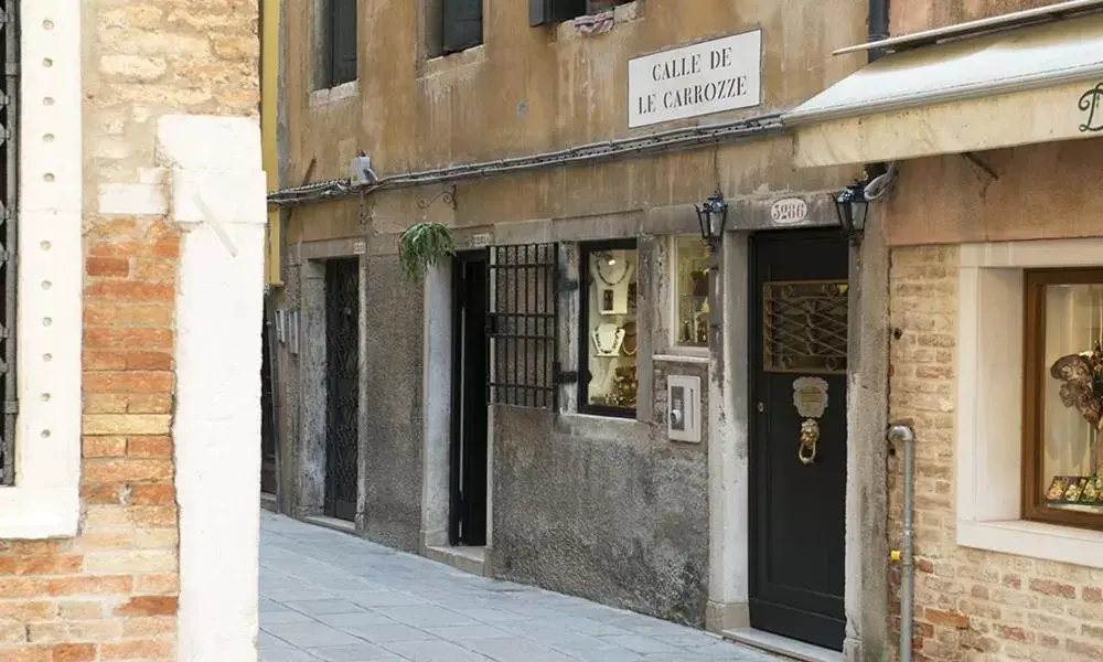 Facade/entrance in Ca Dell'Arte