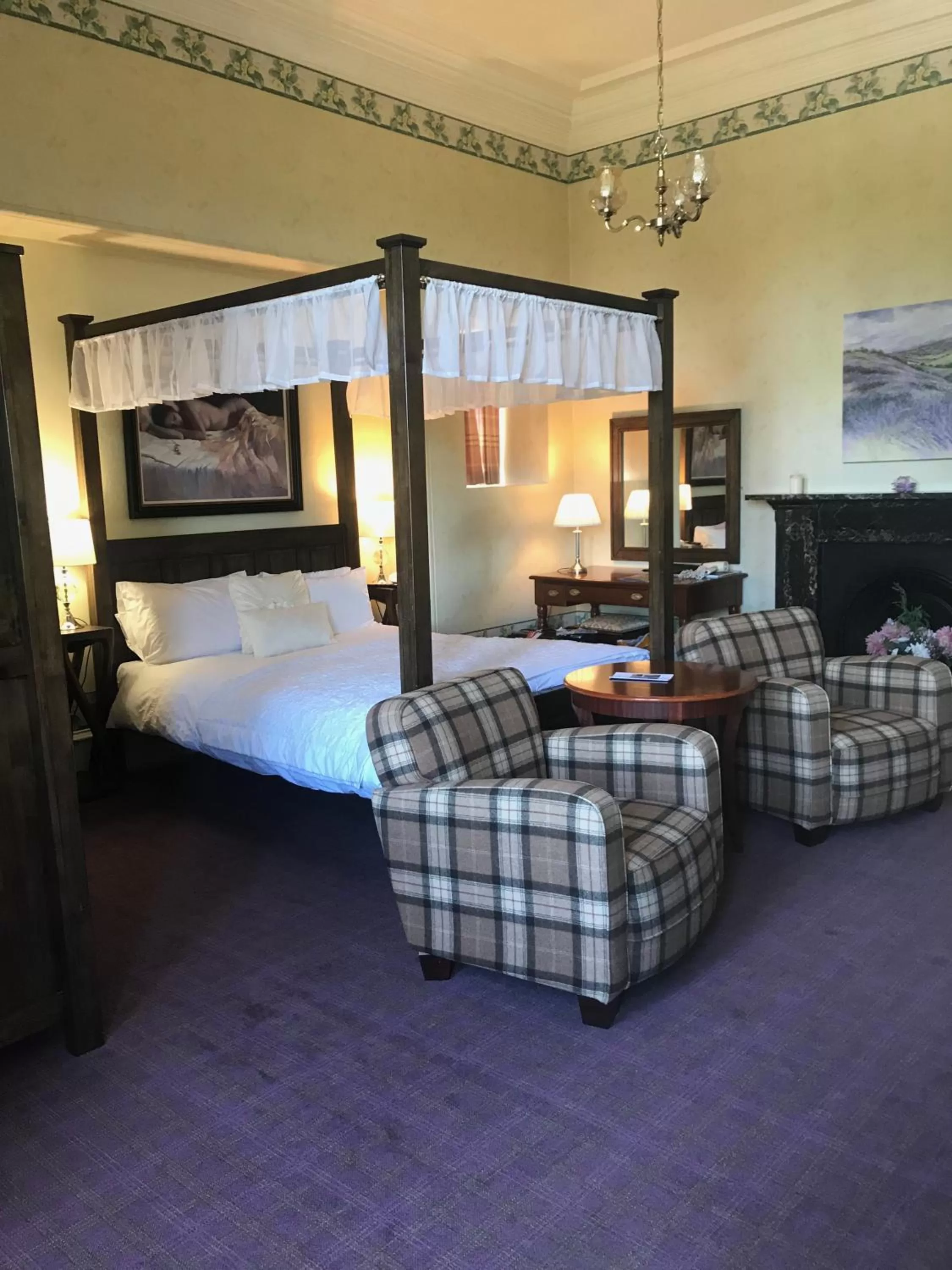 Bed in Mansfield House Hotel