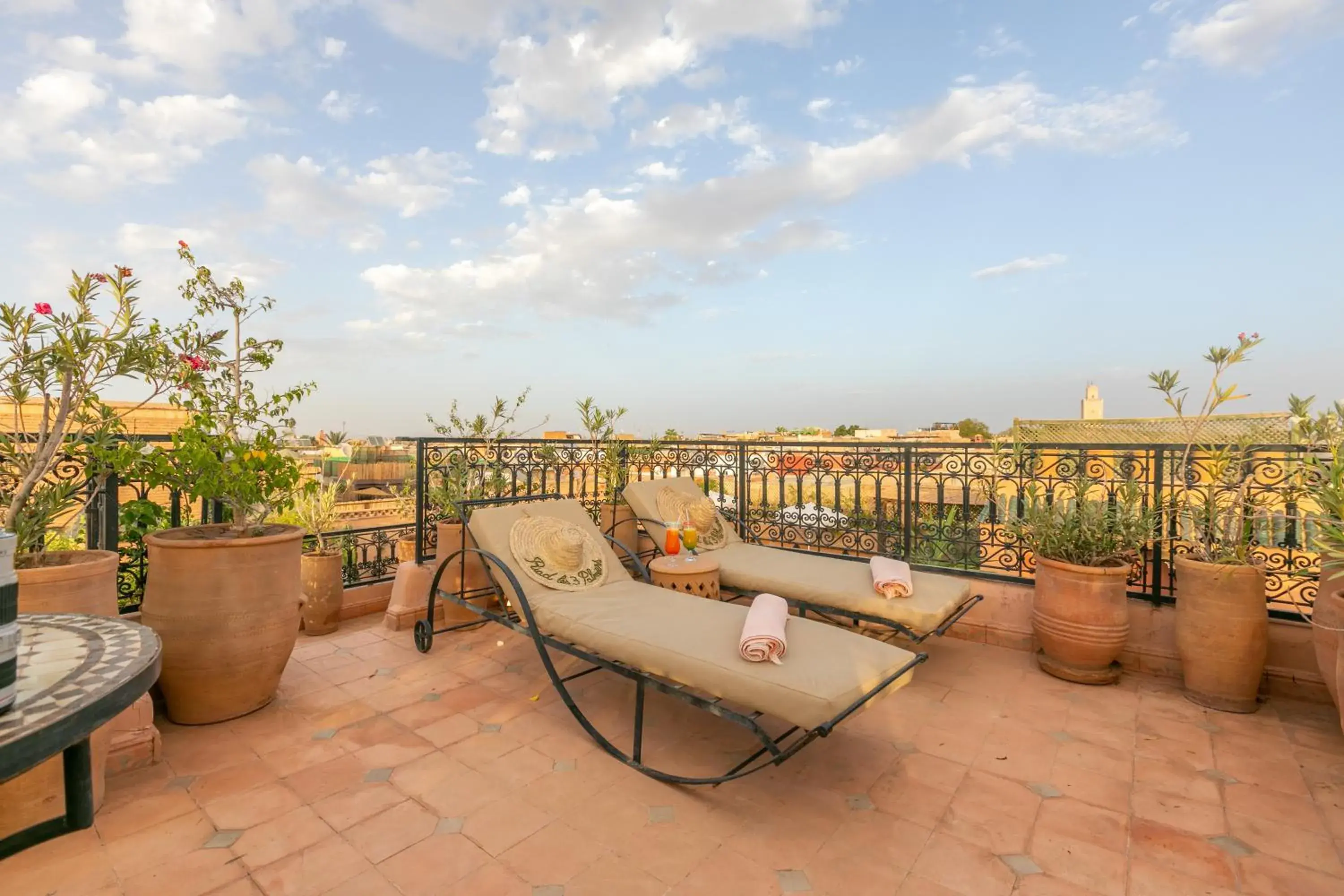 Patio in Riad Les Trois Palmiers El Bacha