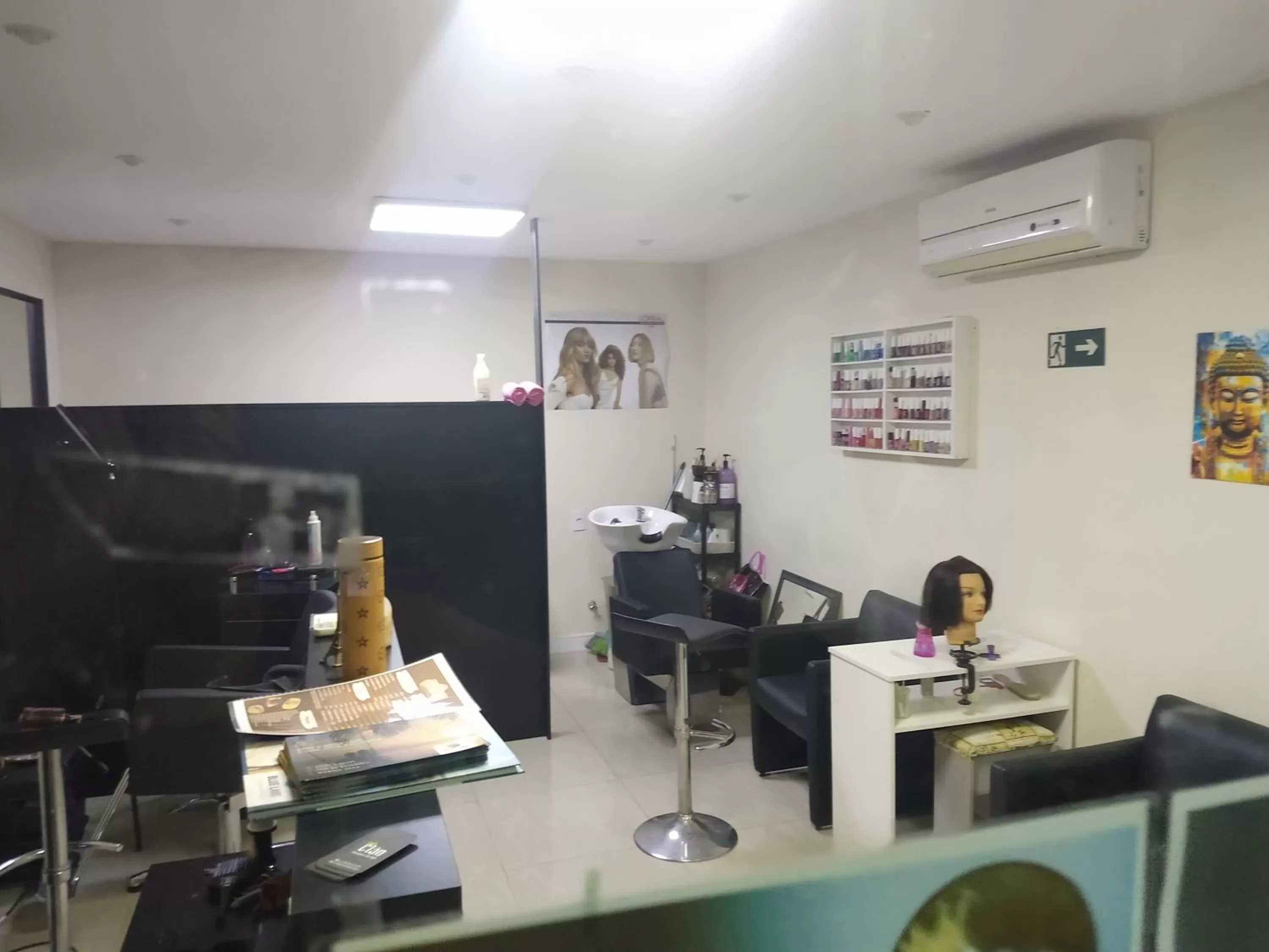 hair dryier in Apartamento no Golden Lake - pé na areia, agua de côco e cervejinha