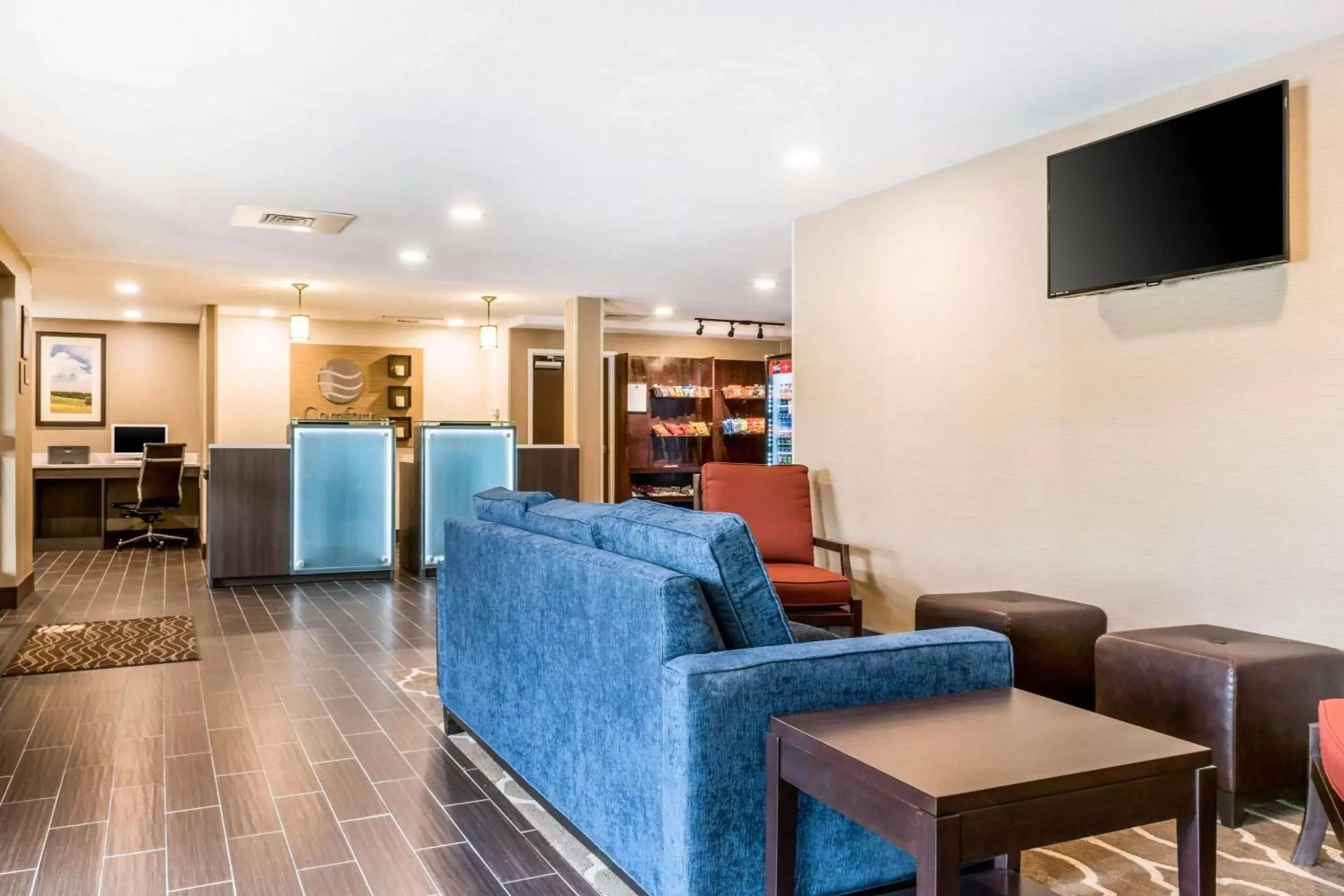 Lobby or reception, Seating Area in Comfort Inn