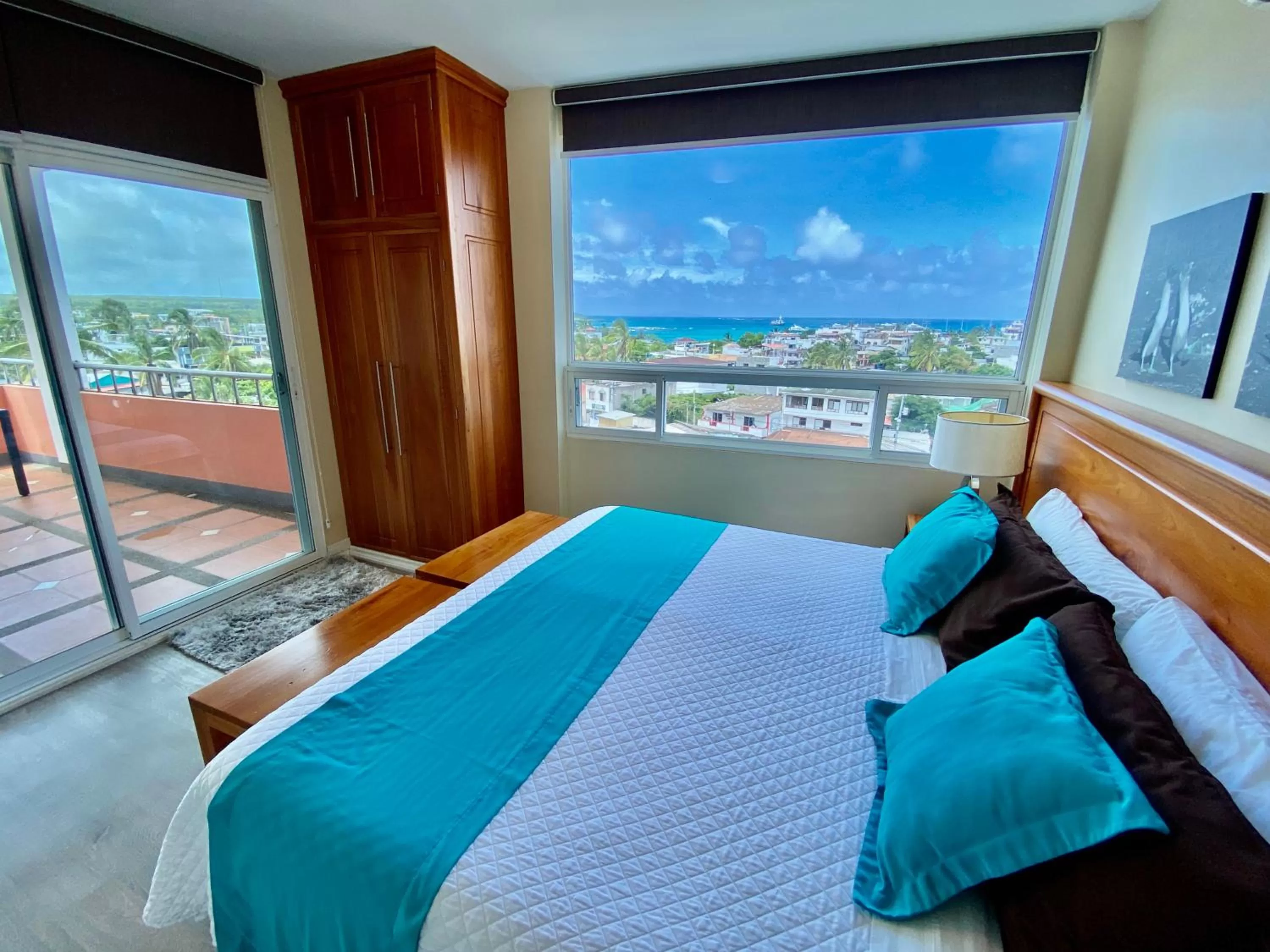 Bed in Torre Mar Galapagos Boutique Suites