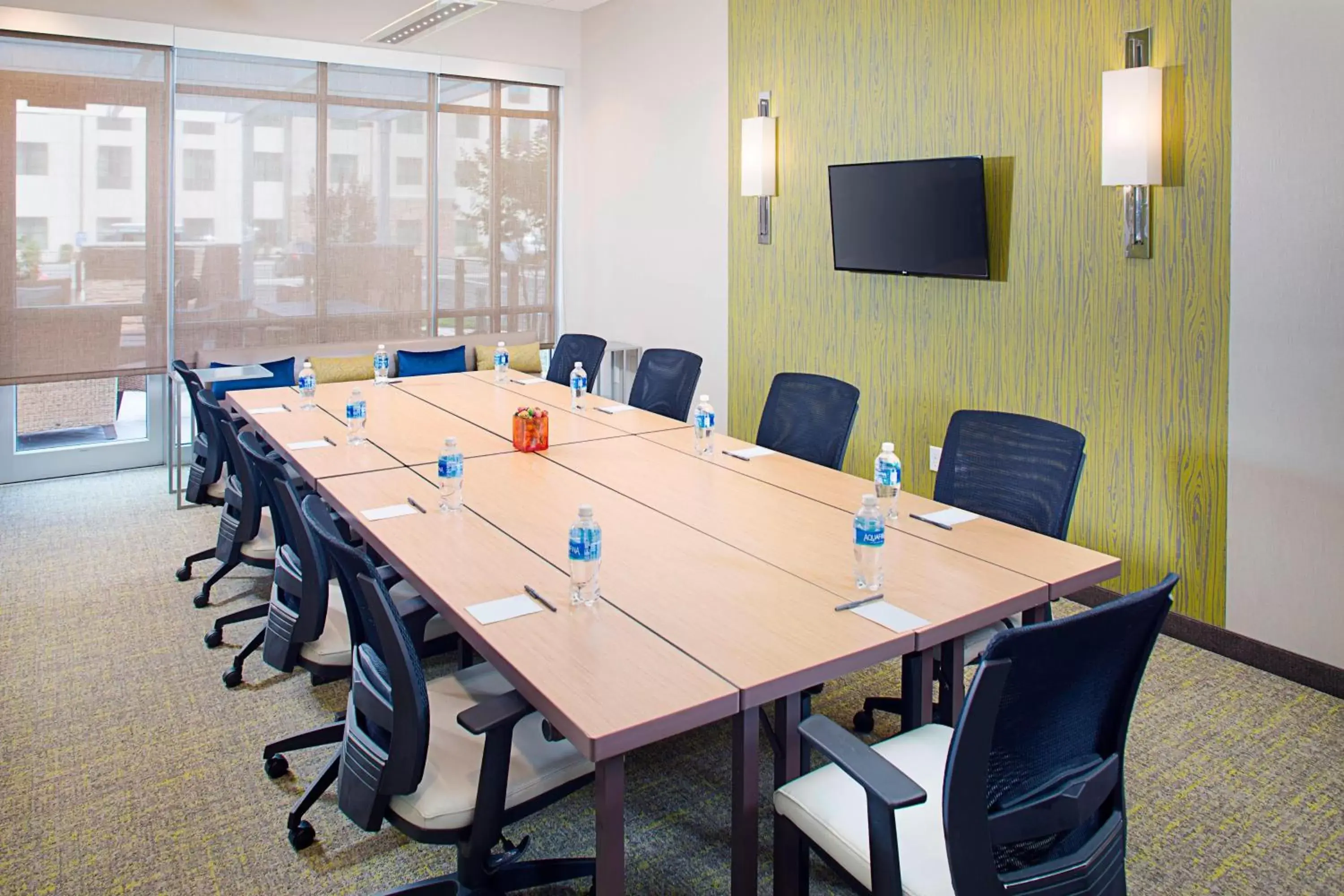 Meeting/conference room in SpringHill Suites by Marriott Carle Place Garden City