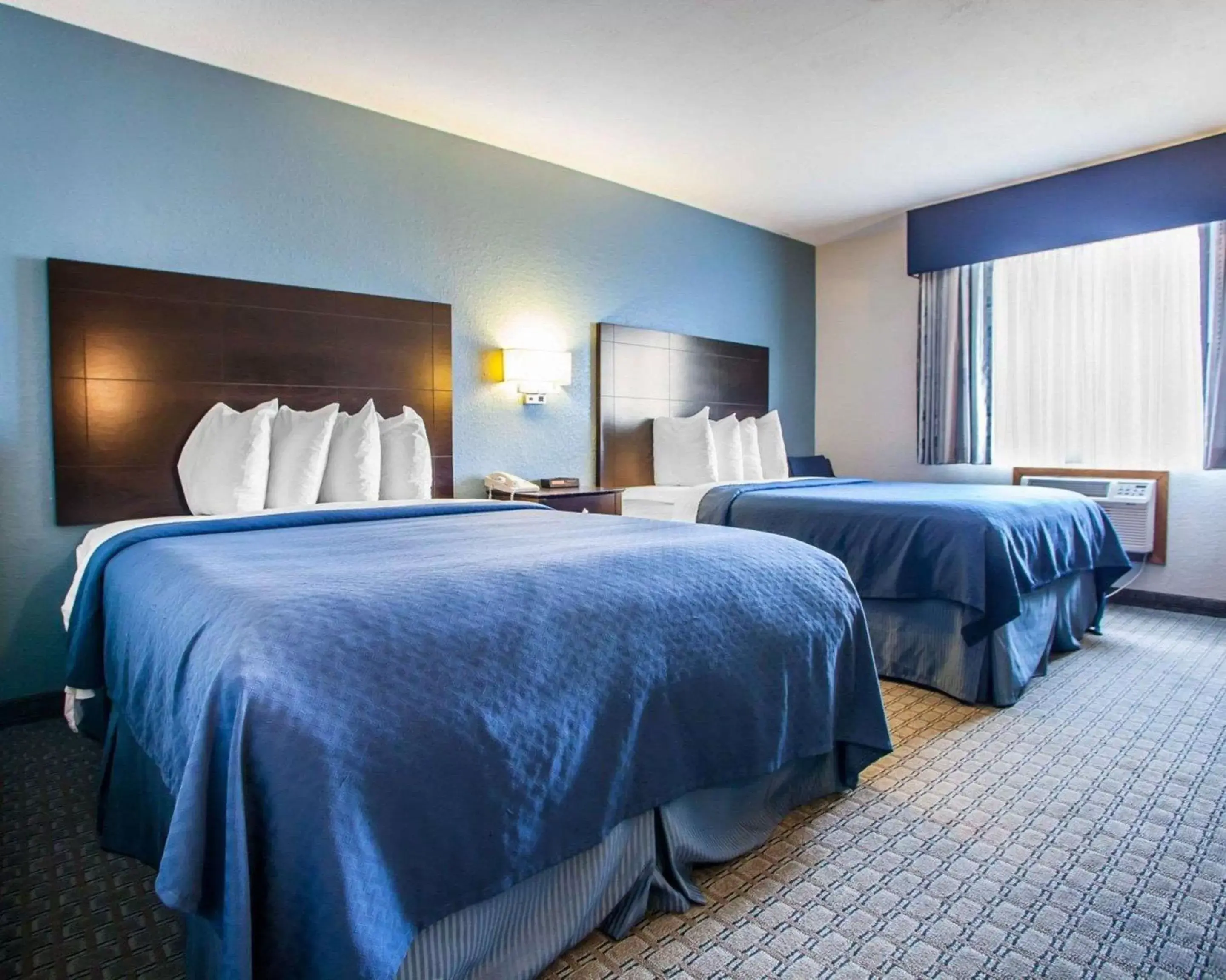 Photo of the whole room, Bed in Quality Inn & Suites Ankeny-Des Moines