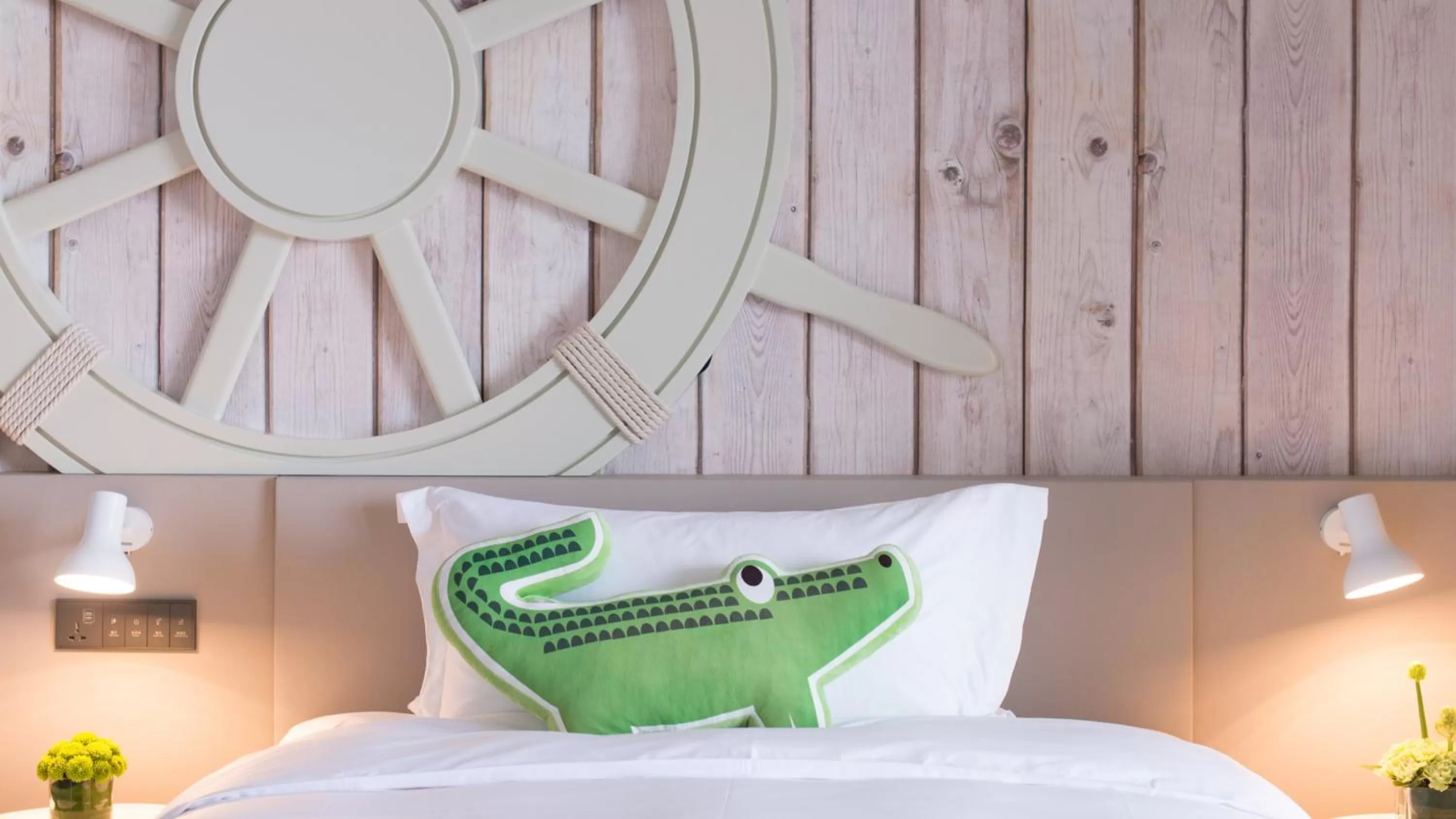 Photo of the whole room, Bed in Crowne Plaza Sanya Haitang Bay Resort by IHG