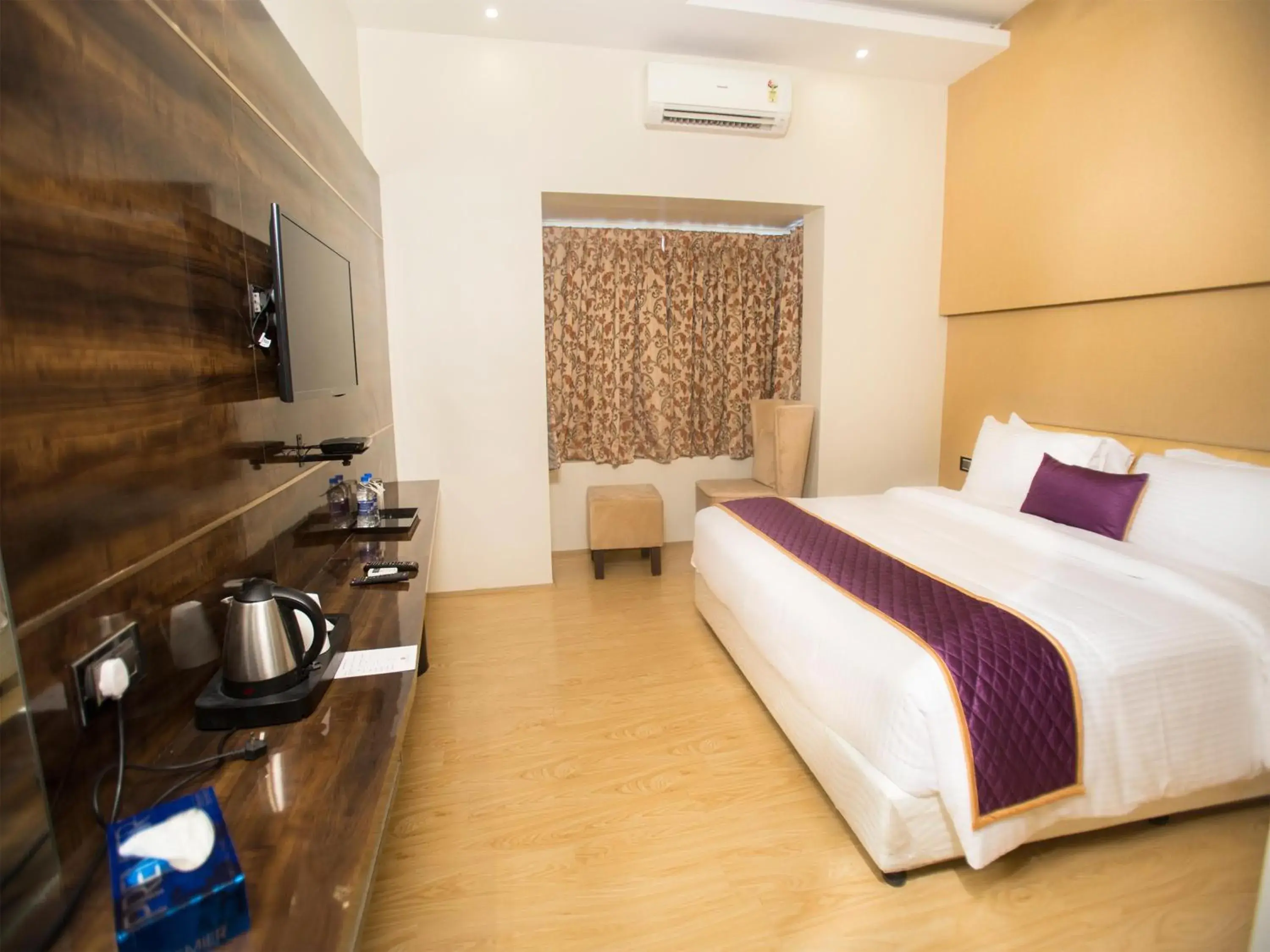 Bedroom, Bed in ST Parklane Airport Hotel Chennai Bedroom, Bed in ST Parklane Airport Hotel Chennai