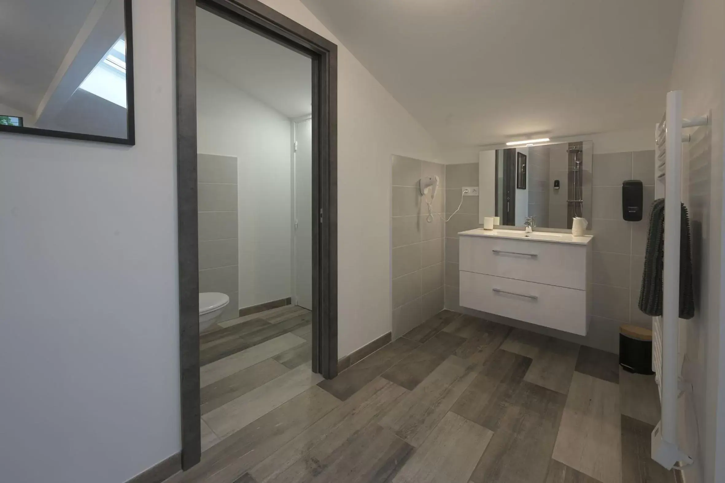 Bathroom in Hotel De La Croisee