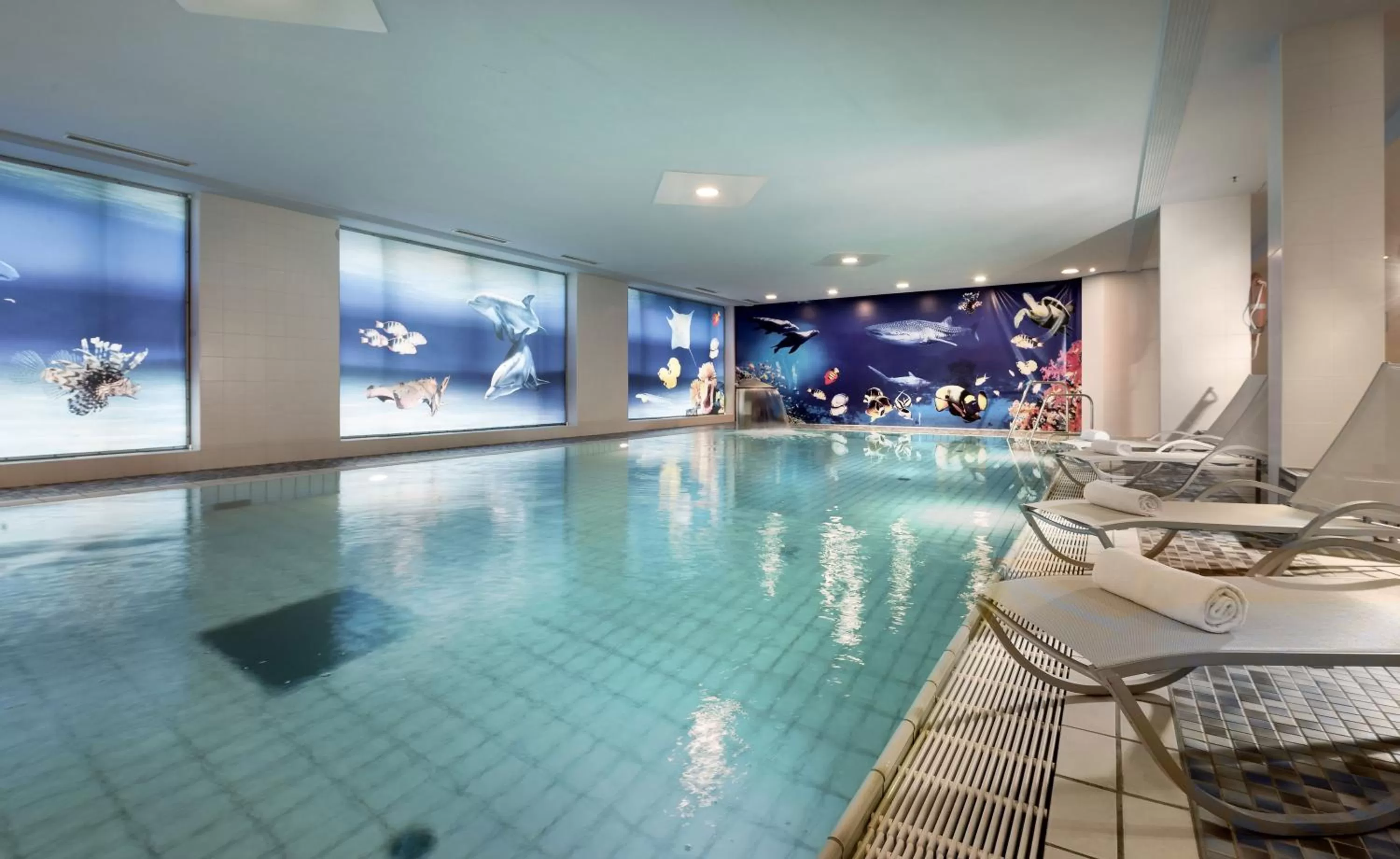 Swimming pool in Maritim proArte Hotel Berlin