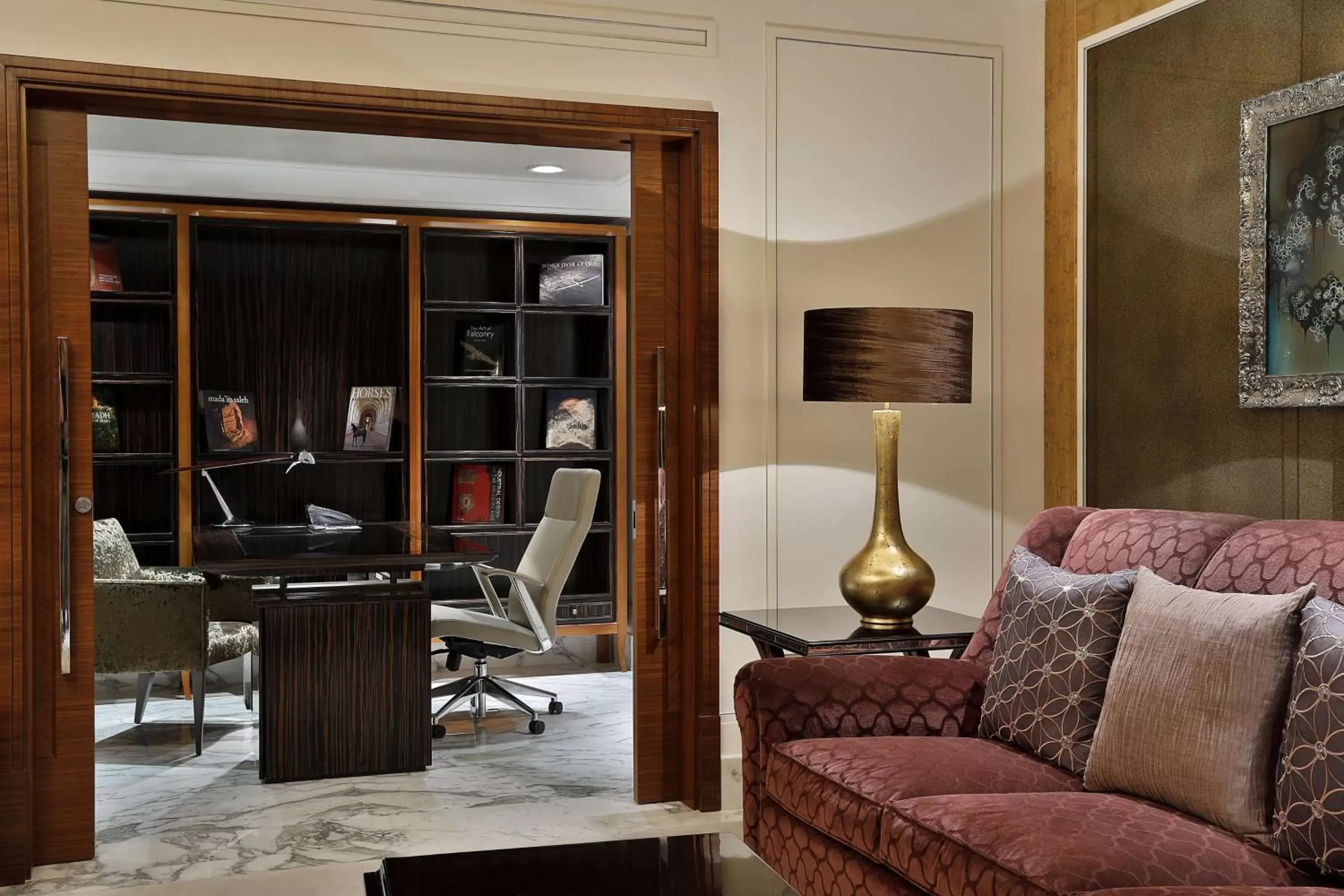 Bedroom, Seating Area in Hilton Riyadh Hotel & Residences