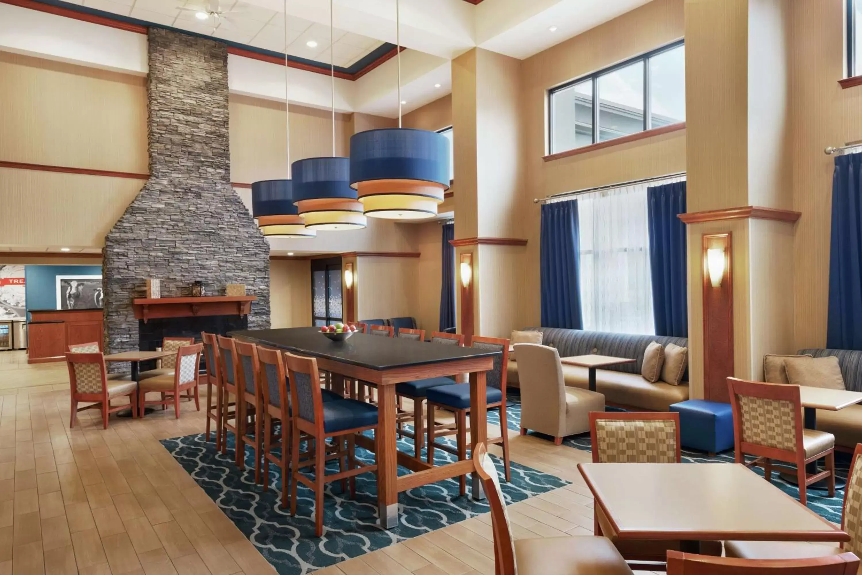 Lobby or reception, Restaurant/Places to Eat in Hampton Inn & Suites Ephrata - Mountain Springs