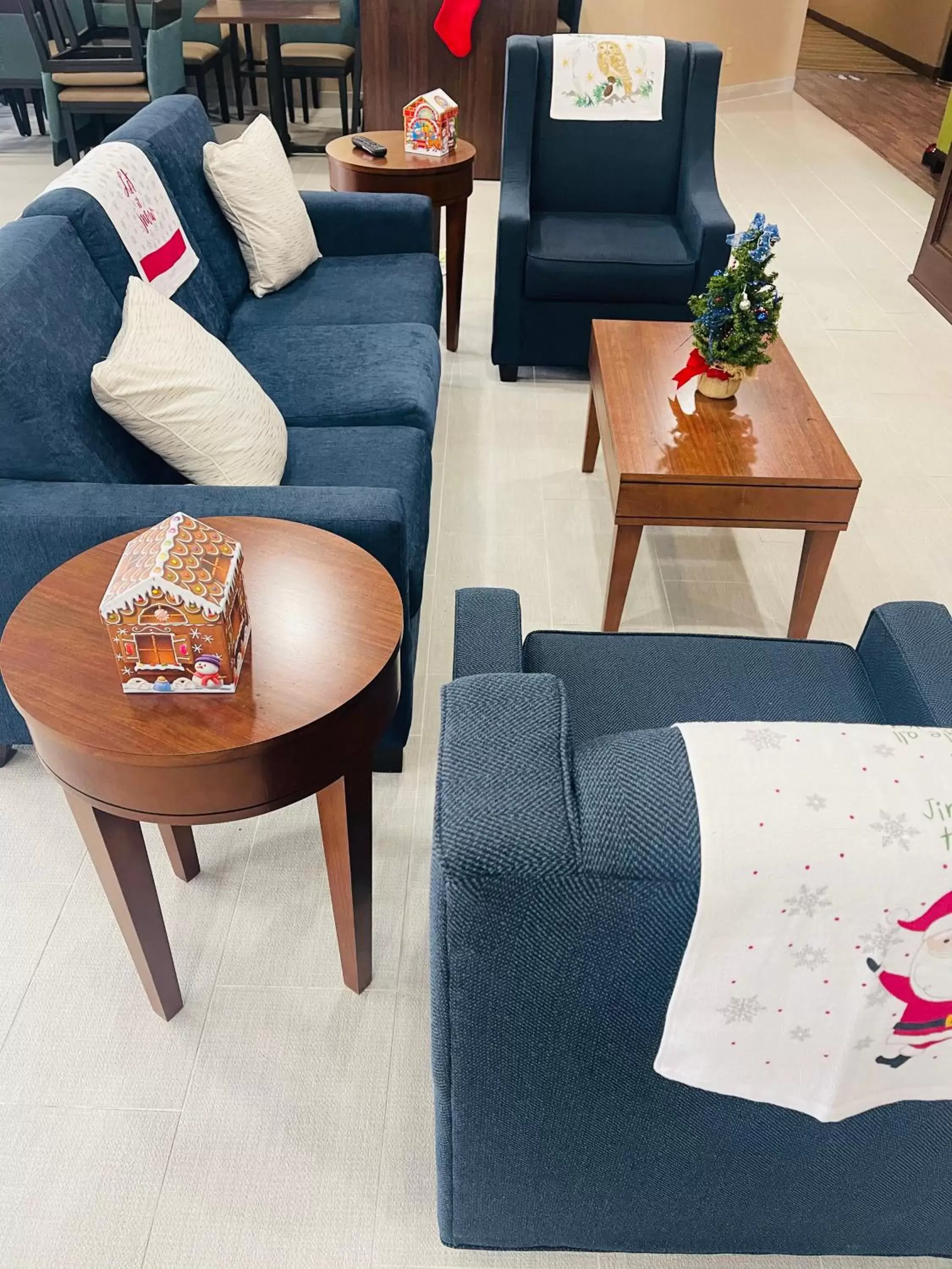 Seating Area in Comfort Inn & Suites Decatur-Forsyth