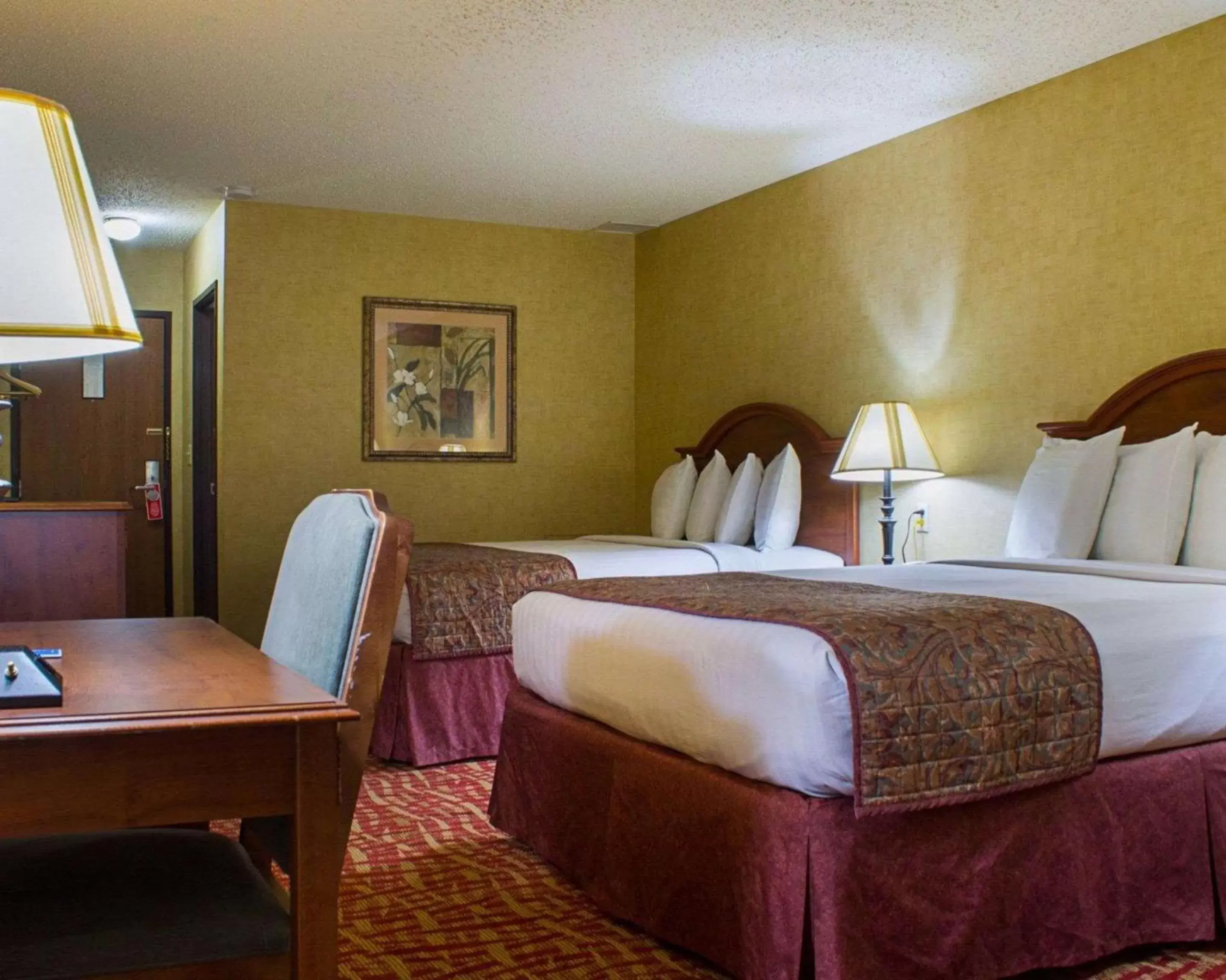 Queen Room with Two Queen Beds and Balcony - Non-Smoking in Rodeway Inn Columbia Mall Loop Queen Room with Two Queen Beds and Balcony - Non-Smoking in Rodeway Inn Columbia Mall Loop