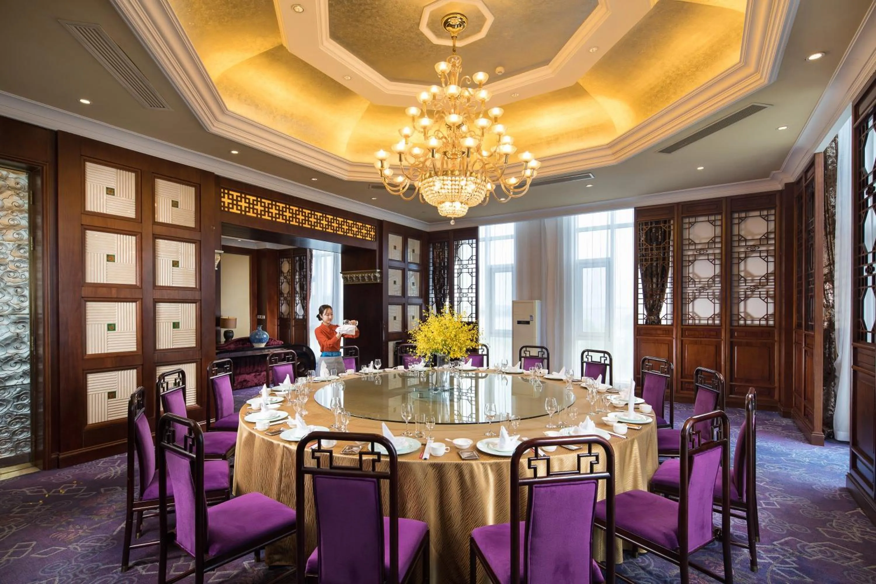 Restaurant/places to eat in Crowne Plaza Ocean Spring Resort by IHG