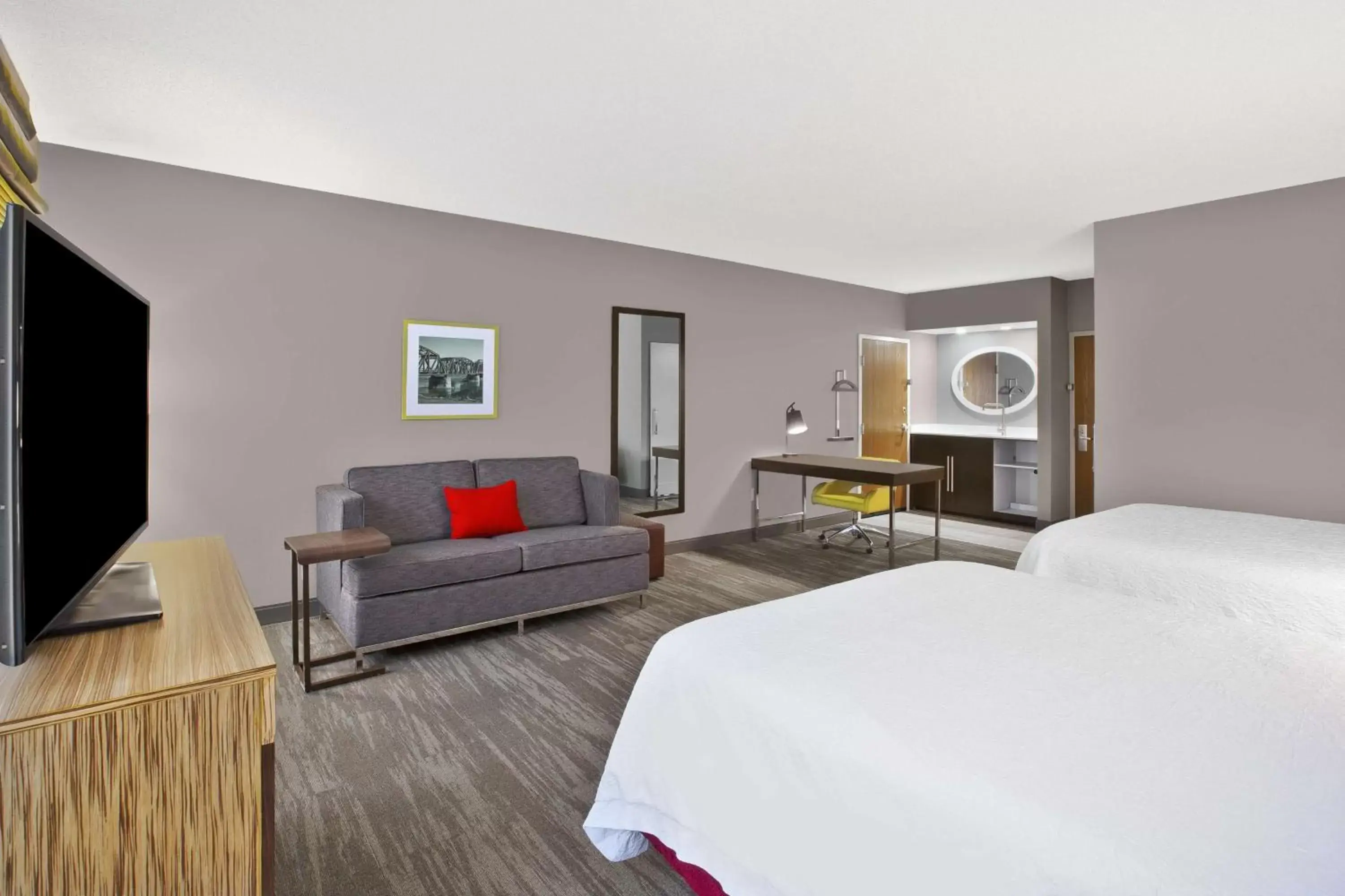 Bedroom, Seating Area in Hampton Inn & Suites Springboro