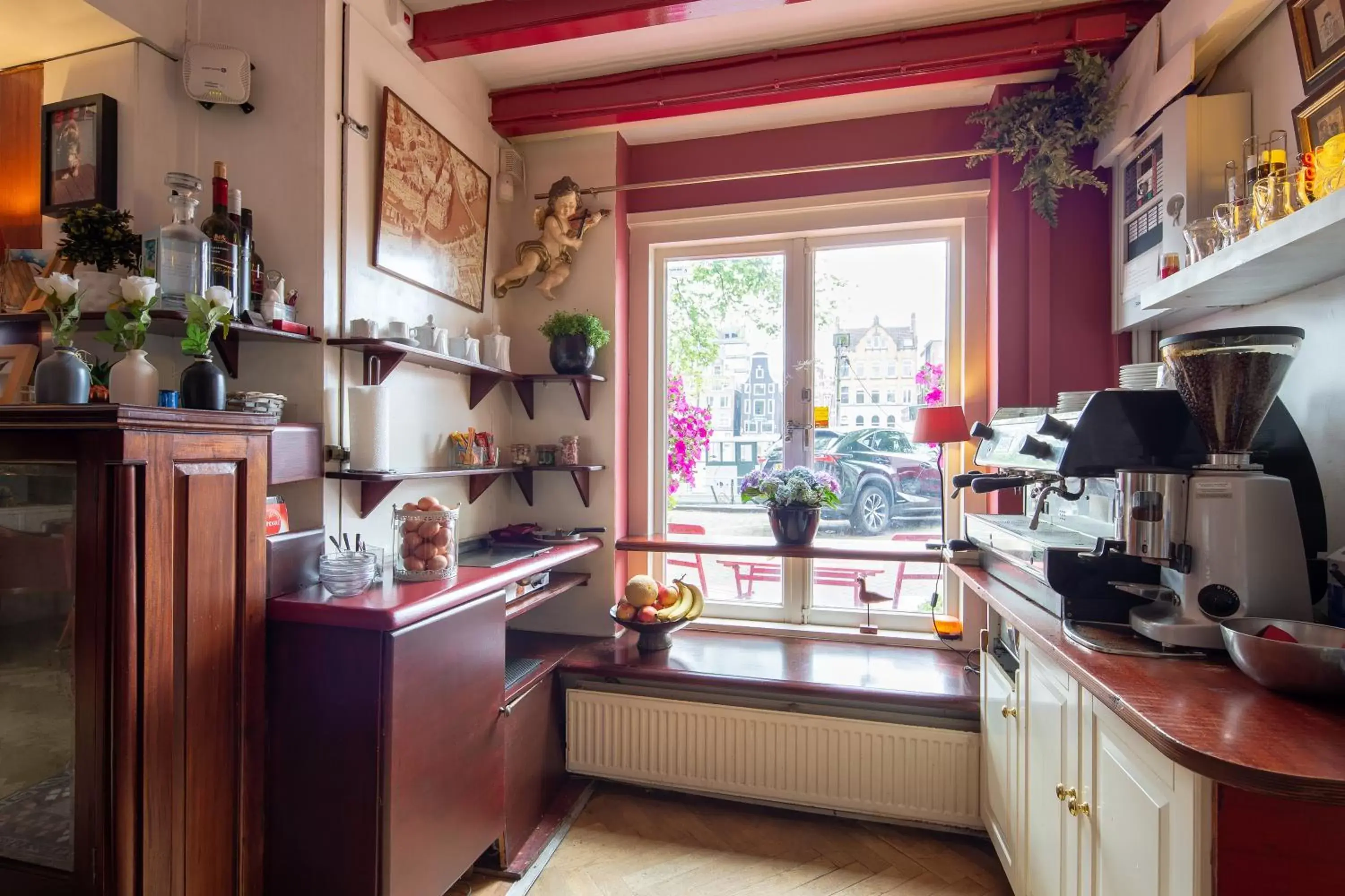 Food and drinks in Amsterdam House Hotel Food and drinks in Amsterdam House Hotel