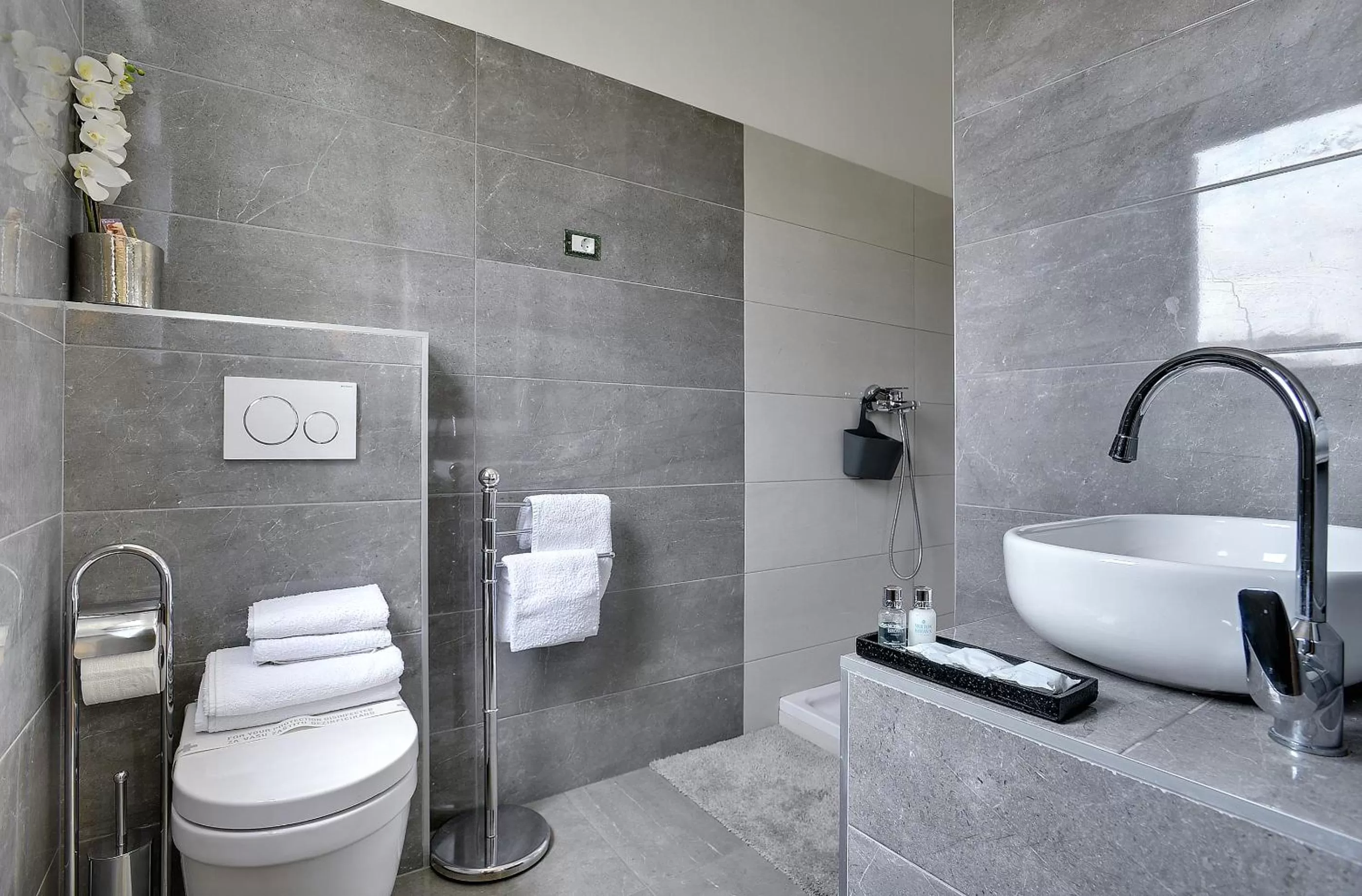 Shower in Villa B&B Marina & Parking Free