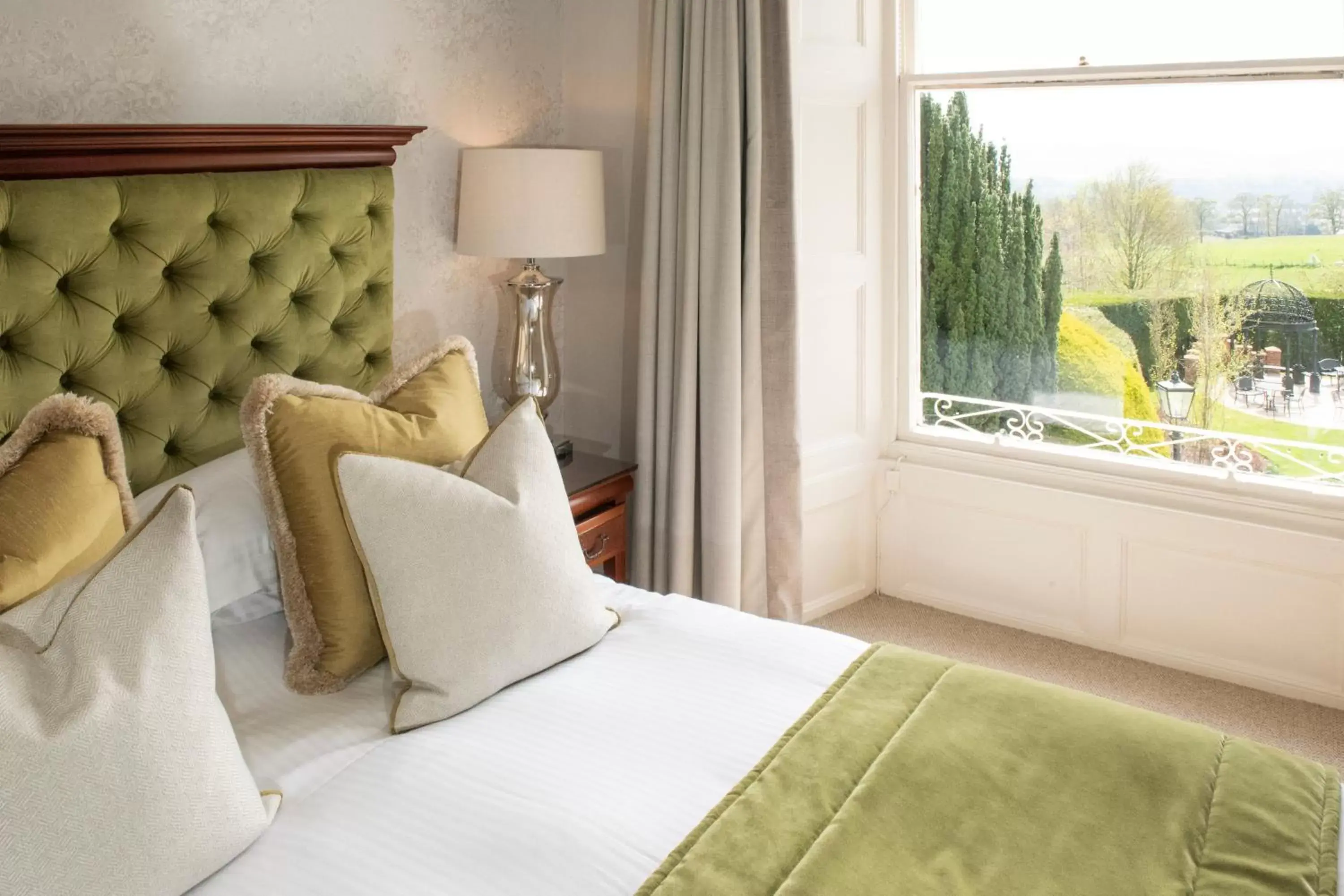 Bed in Roundthorn Country House & Luxury Apartments