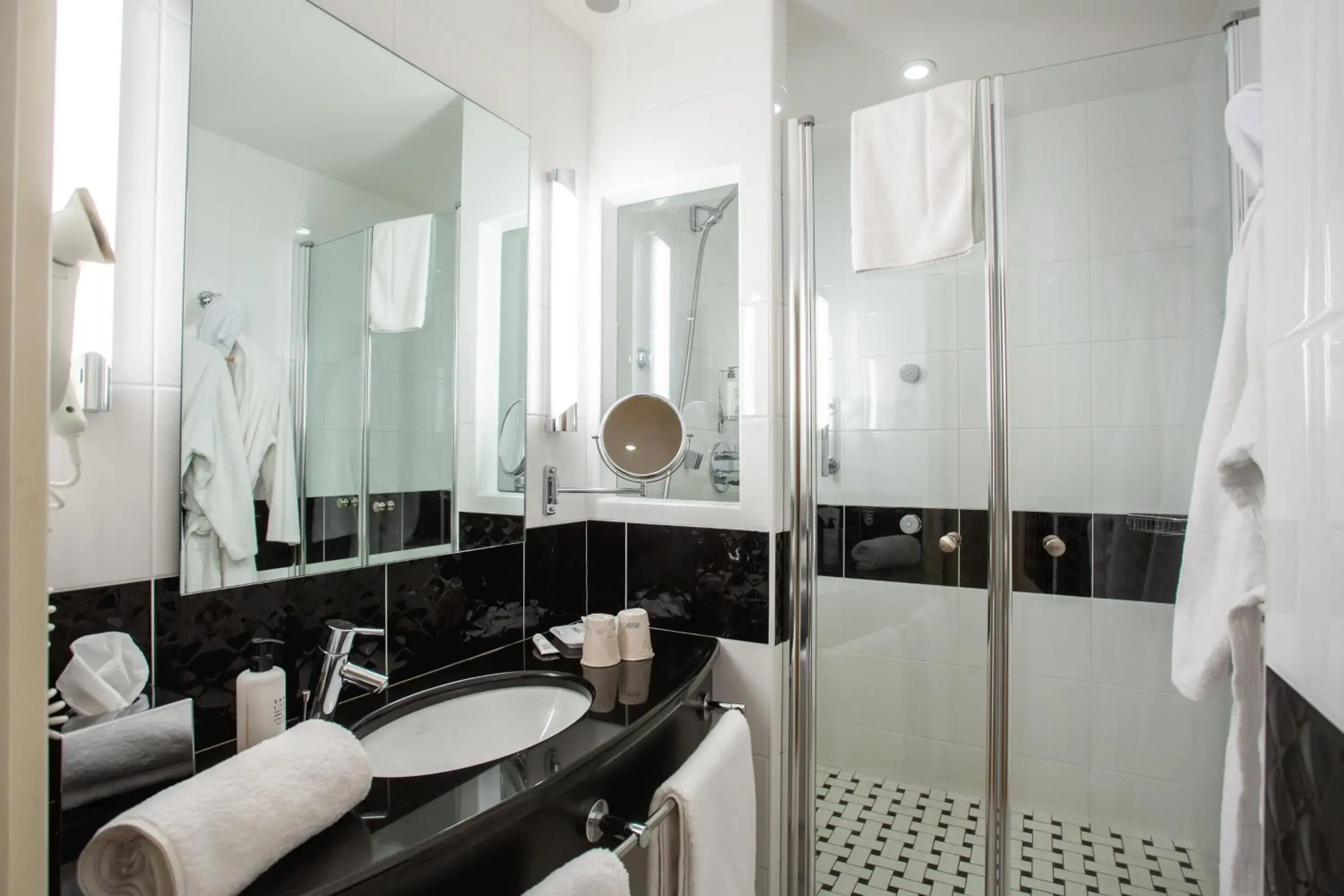 Bathroom in Best Western Plus Hotel D'Angleterre