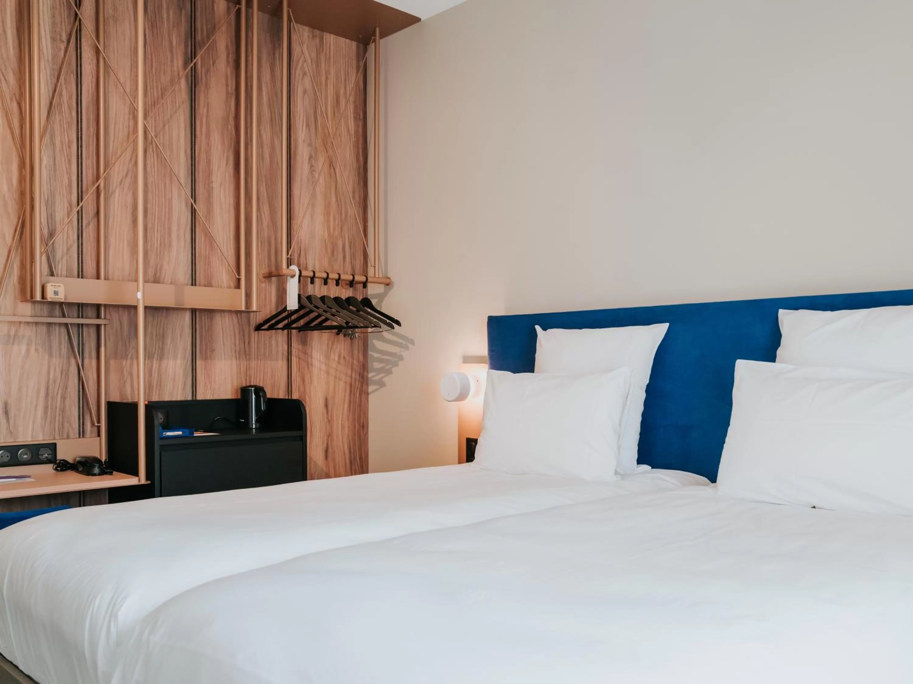 Bedroom, Bed in Mercure Brest Centre Port