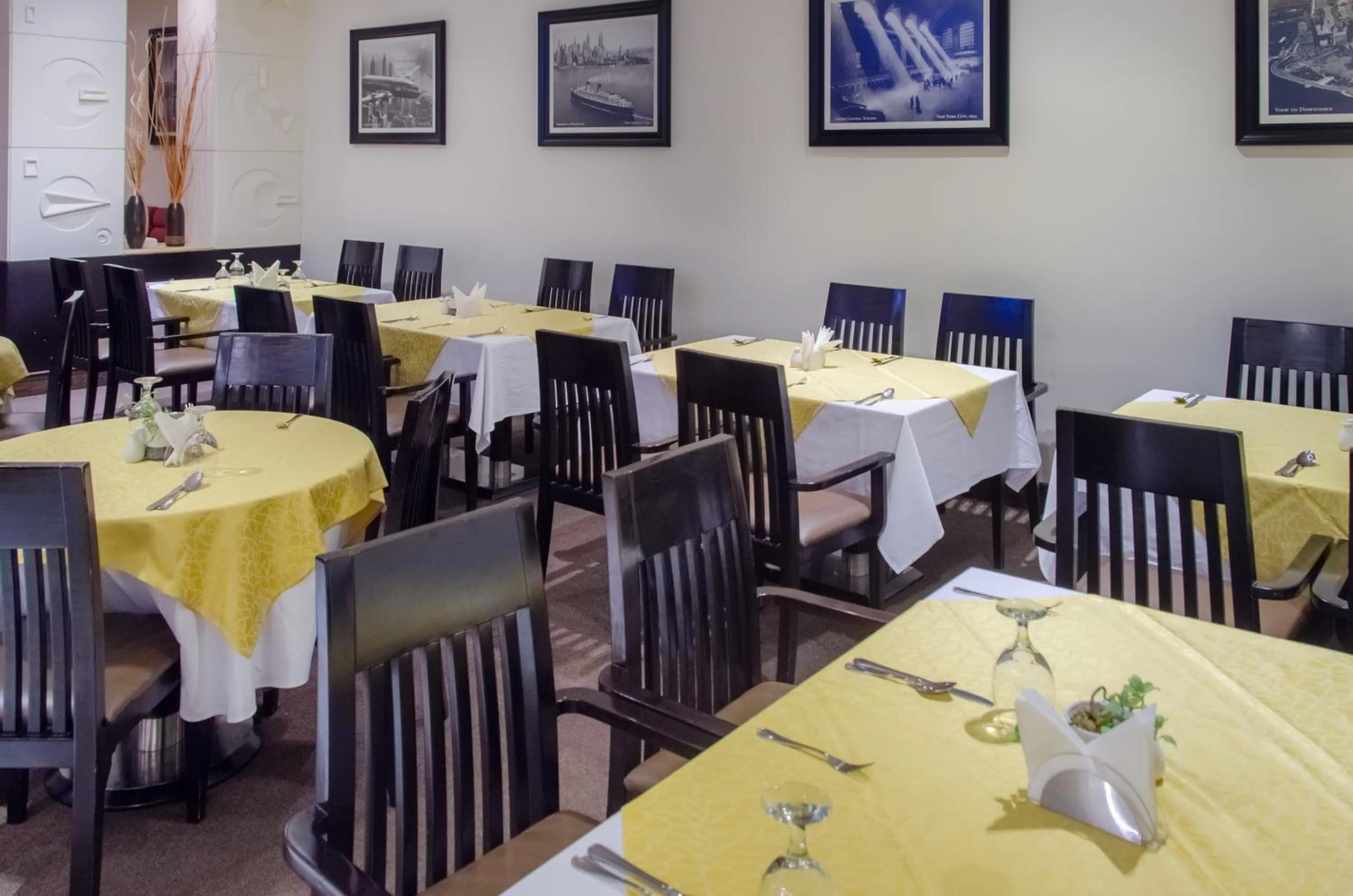 Restaurant/places to eat in Avenue Hotel Dubai