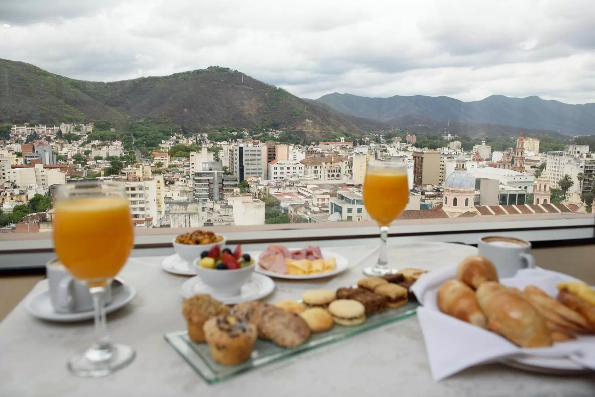 Food and drinks in Alejandro 1º Hotel