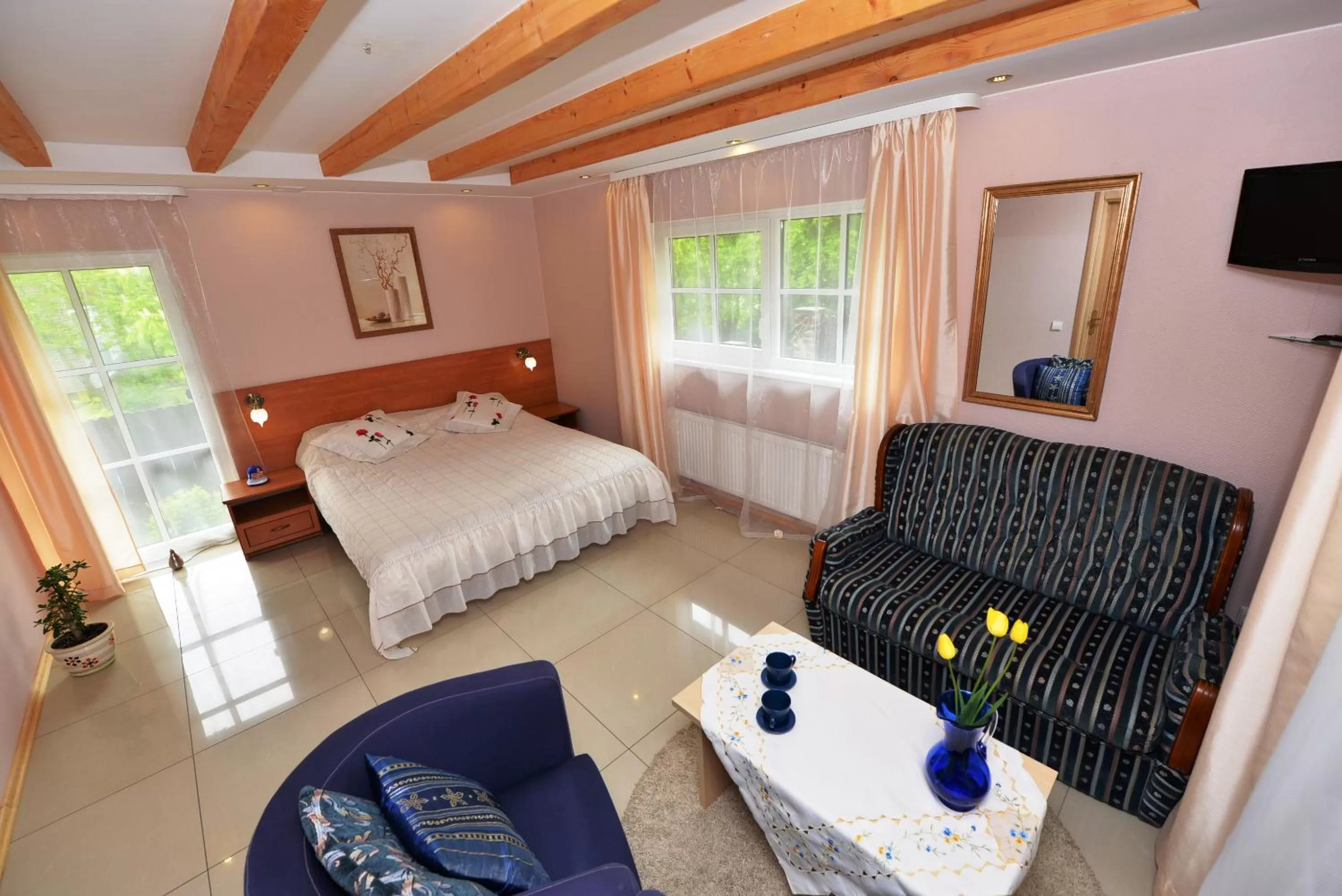 Living room, Bed in "Trakaitis" nameliai