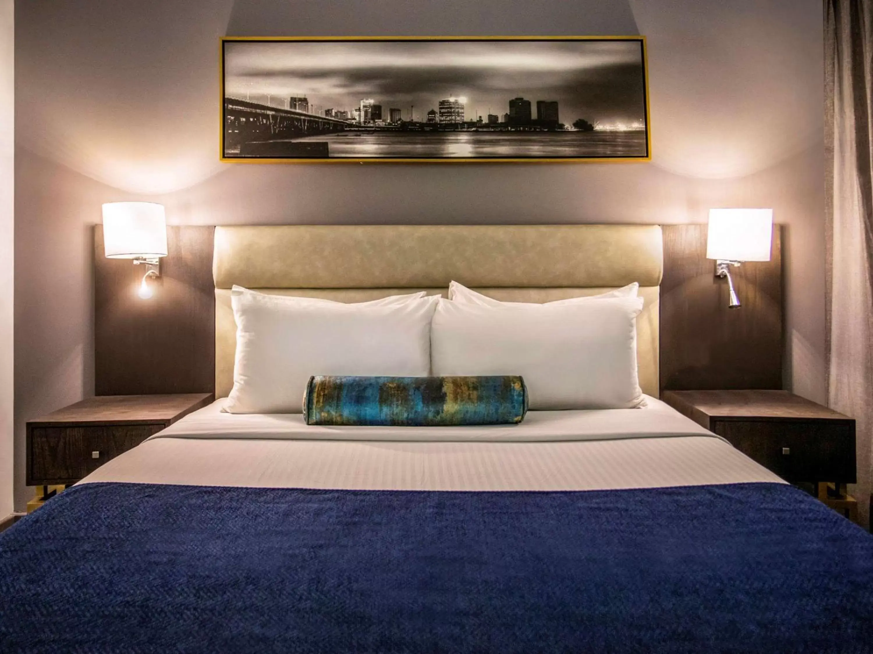 Bedroom, Bed in Mövenpick Hotel Ikoyi Lagos