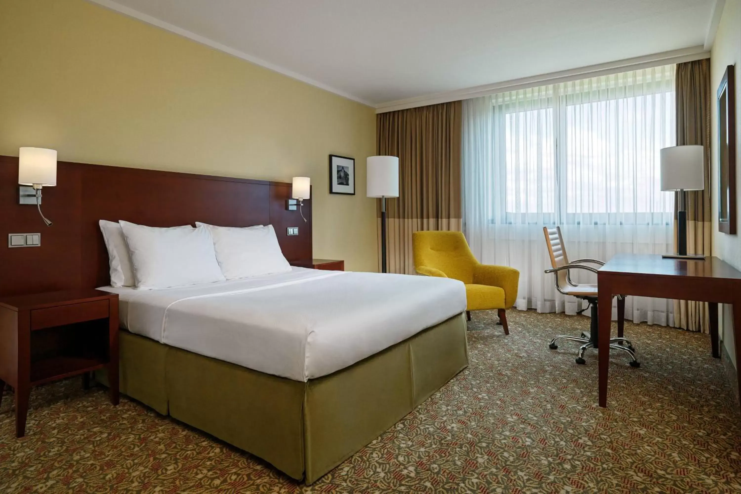 Photo of the whole room, Bed in Courtyard by Marriott Düsseldorf Seestern