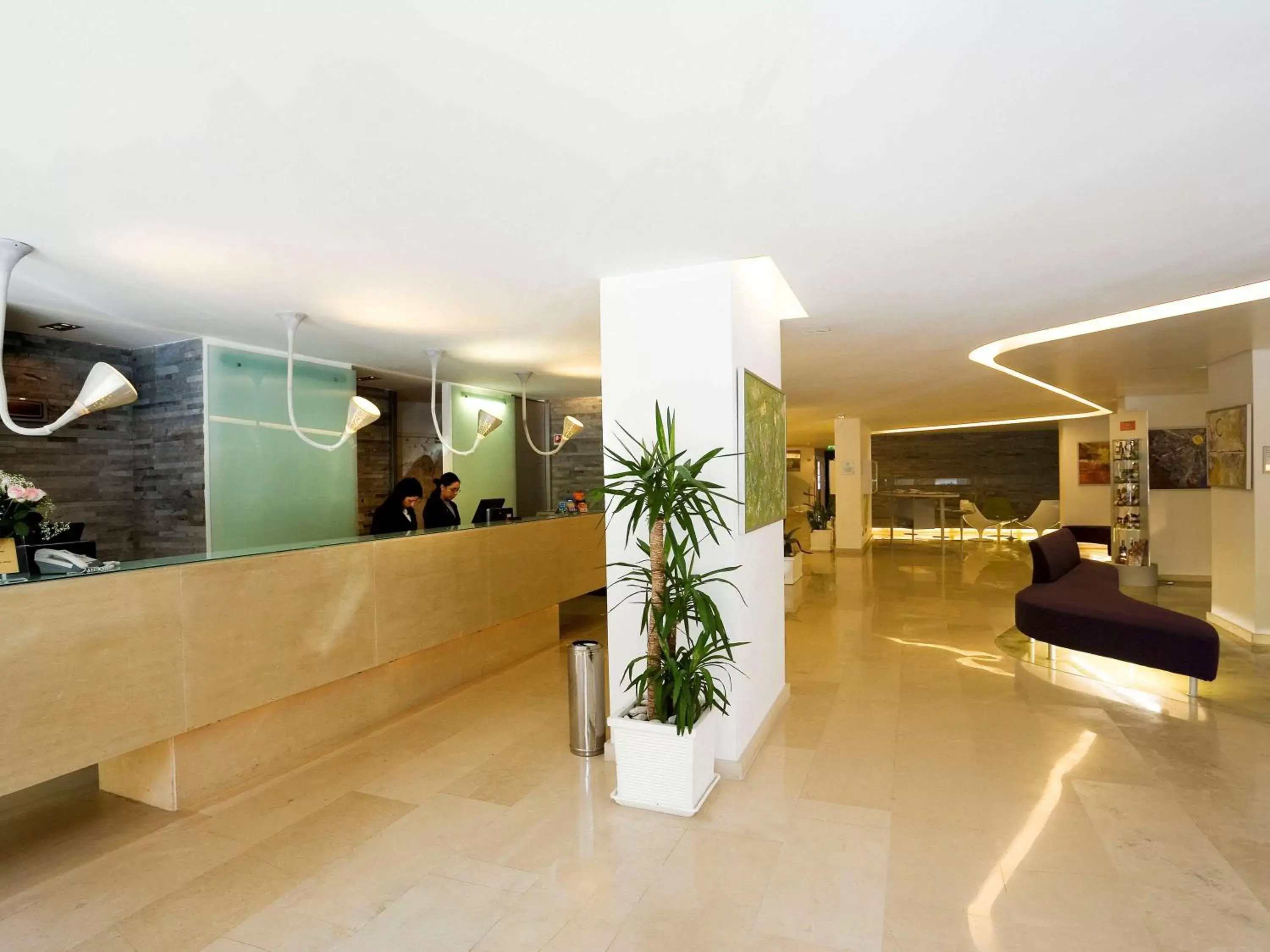 Property building, Lobby/Reception in Mercure Palermo Centro