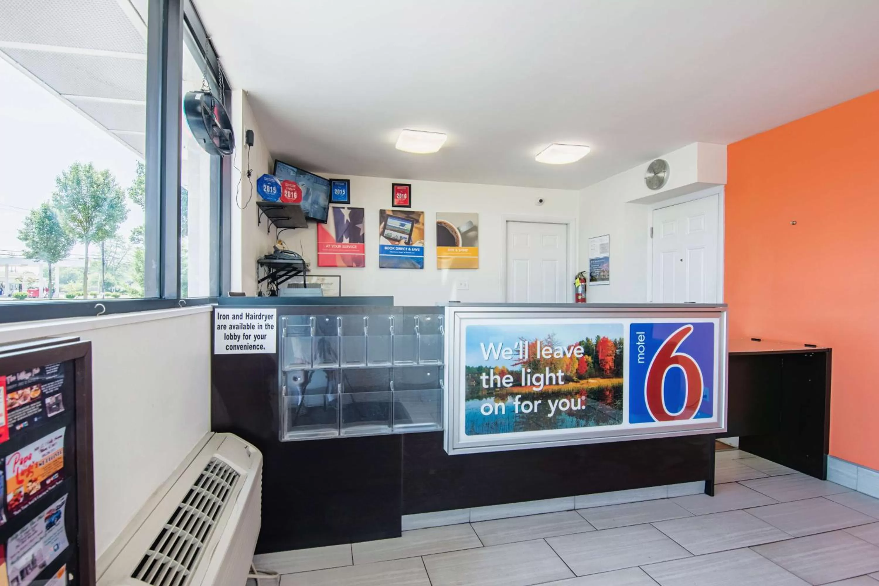 Lobby or reception in Motel 6-Glassboro, NJ - Rowan University