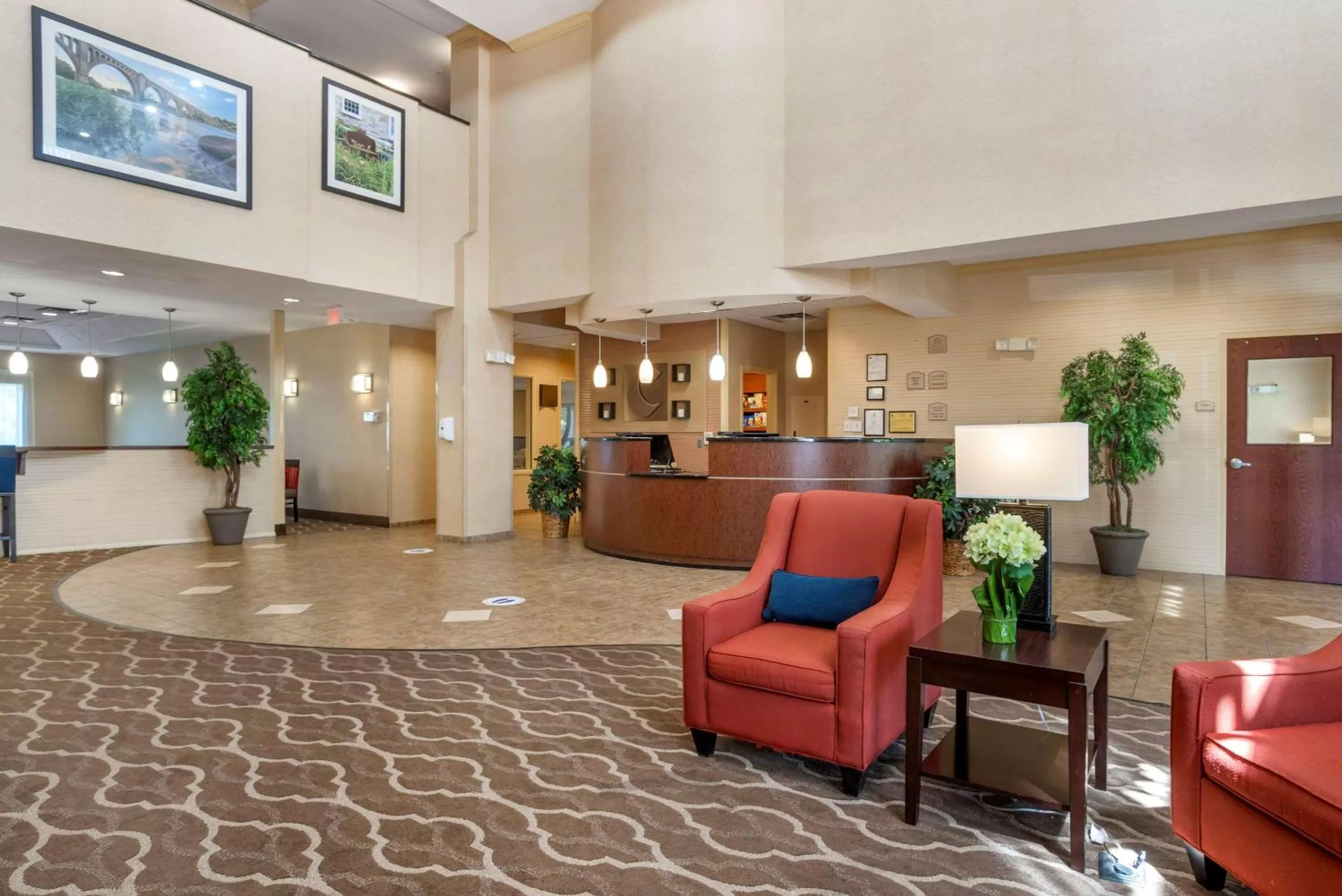 Lobby or reception in Comfort Suites Fredericksburg North