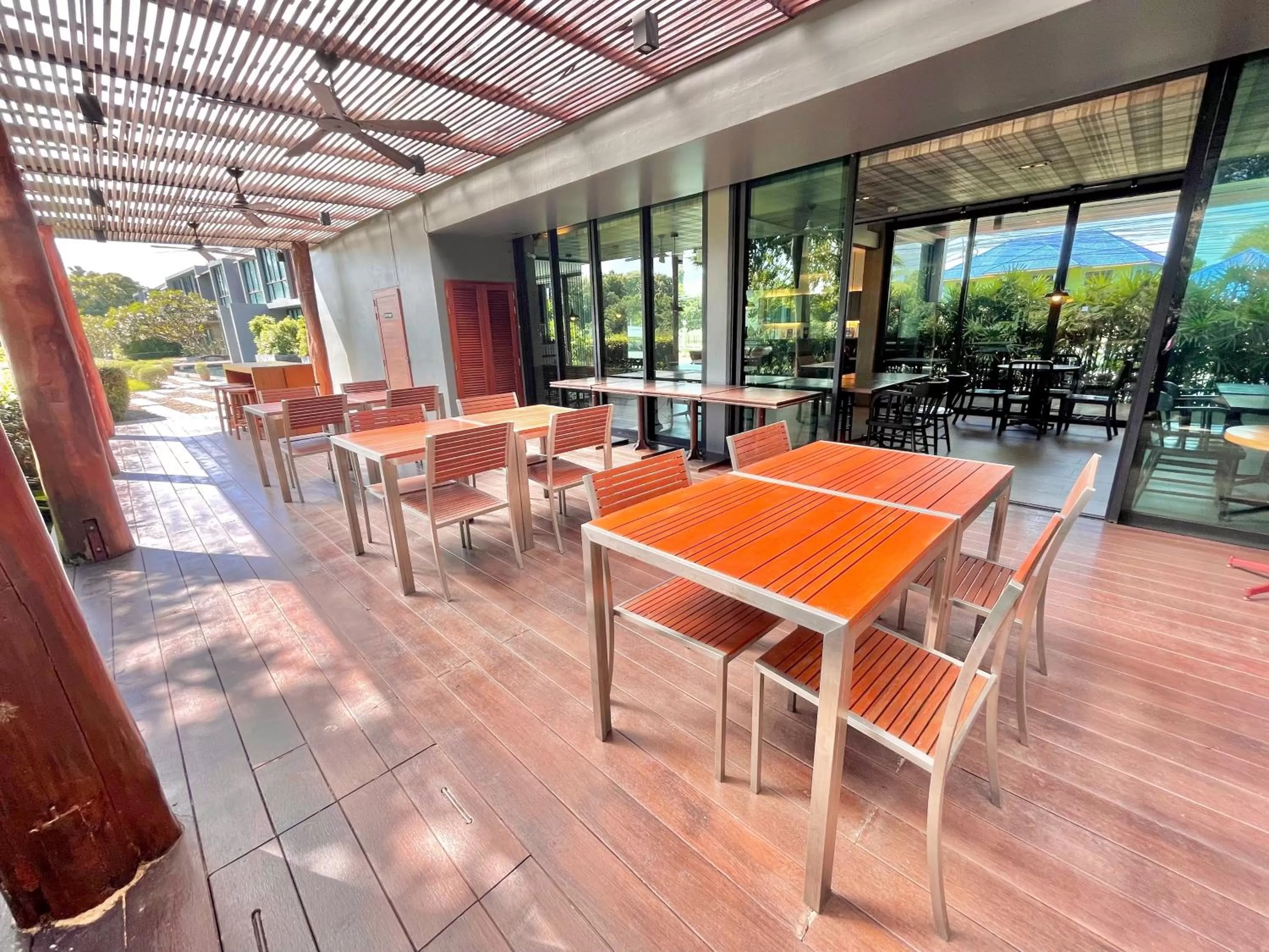 Restaurant/places to eat in Zensala Riverpark Resort-SHA Extra Plus