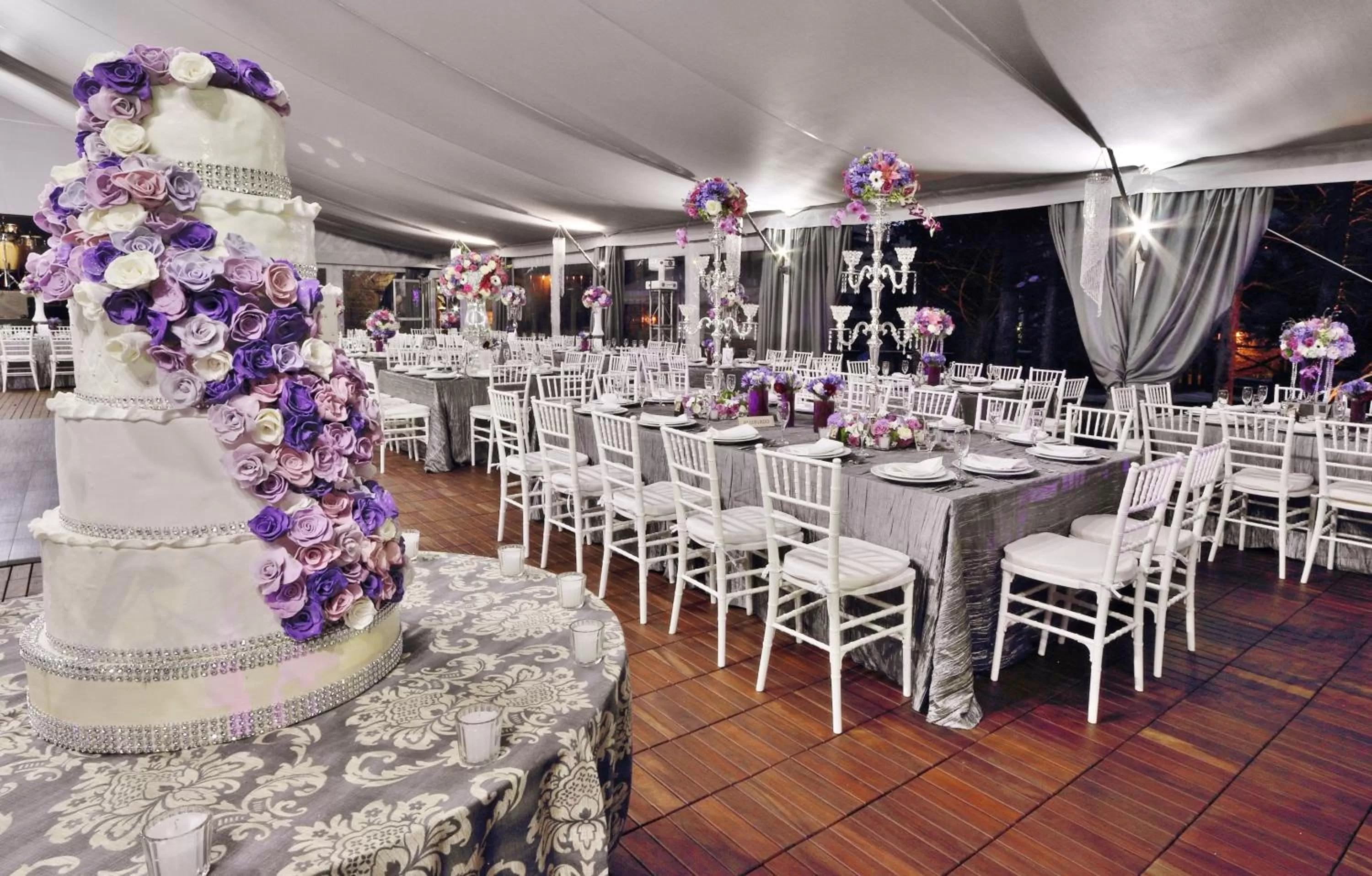 Banquet/Function facilities, Restaurant/Places to Eat in Uvence Arte + Hotel