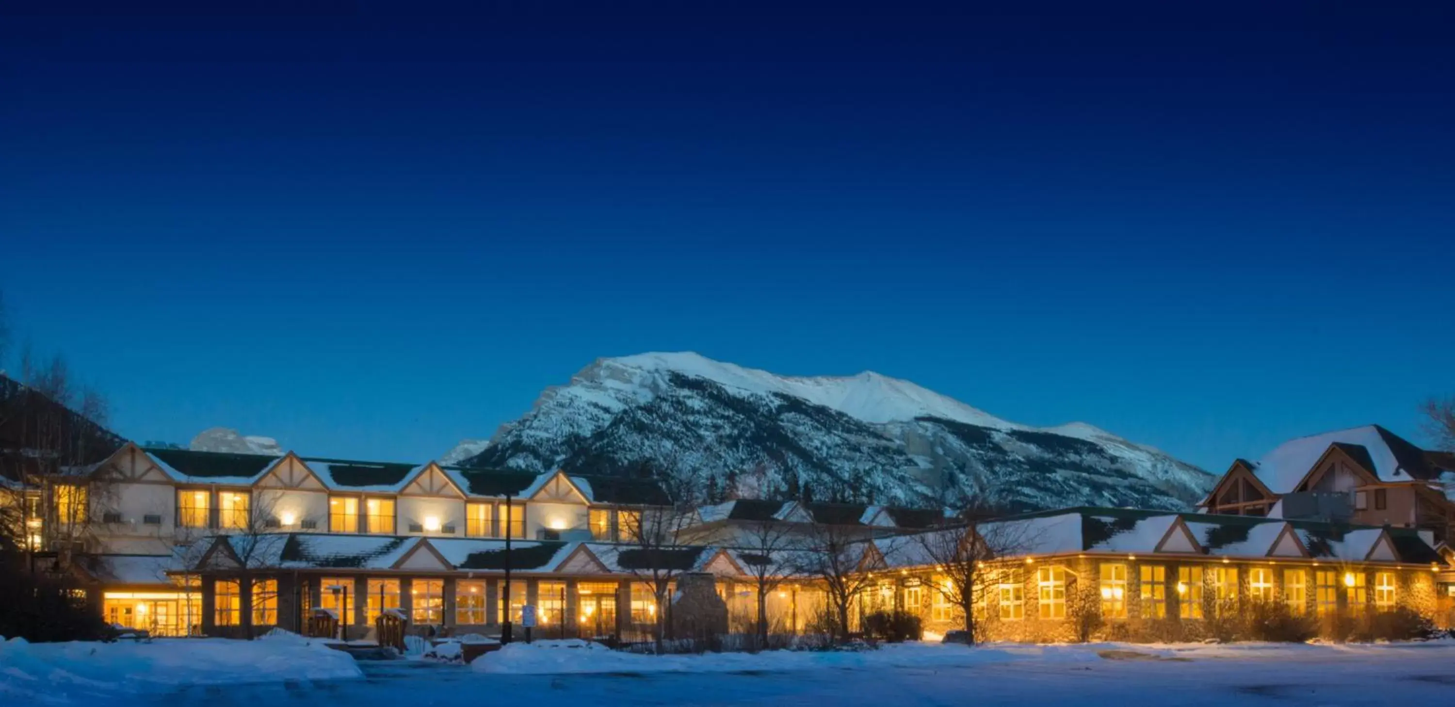 Facade/entrance, Winter in Coast Canmore Hotel & Conference Centre