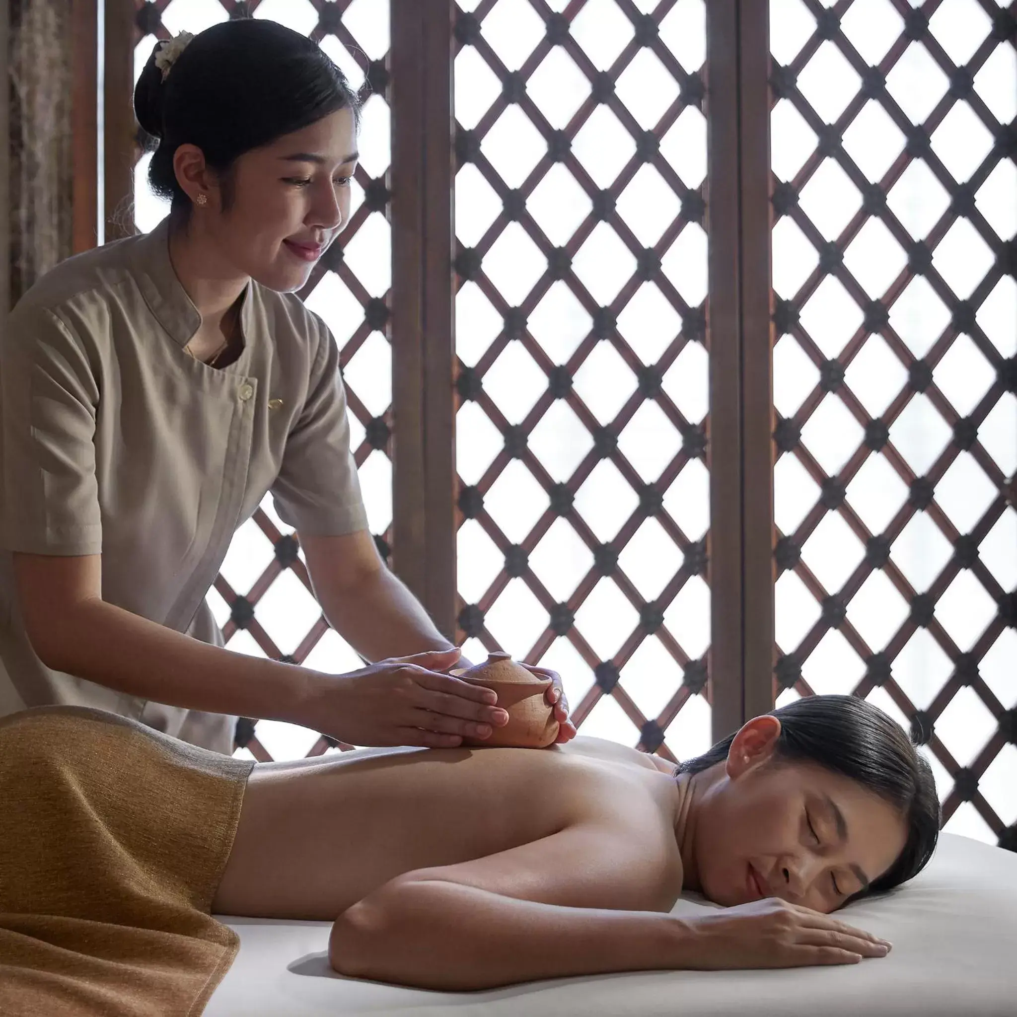 Massage in Mandarin Oriental Bangkok - SHA Extra Plus