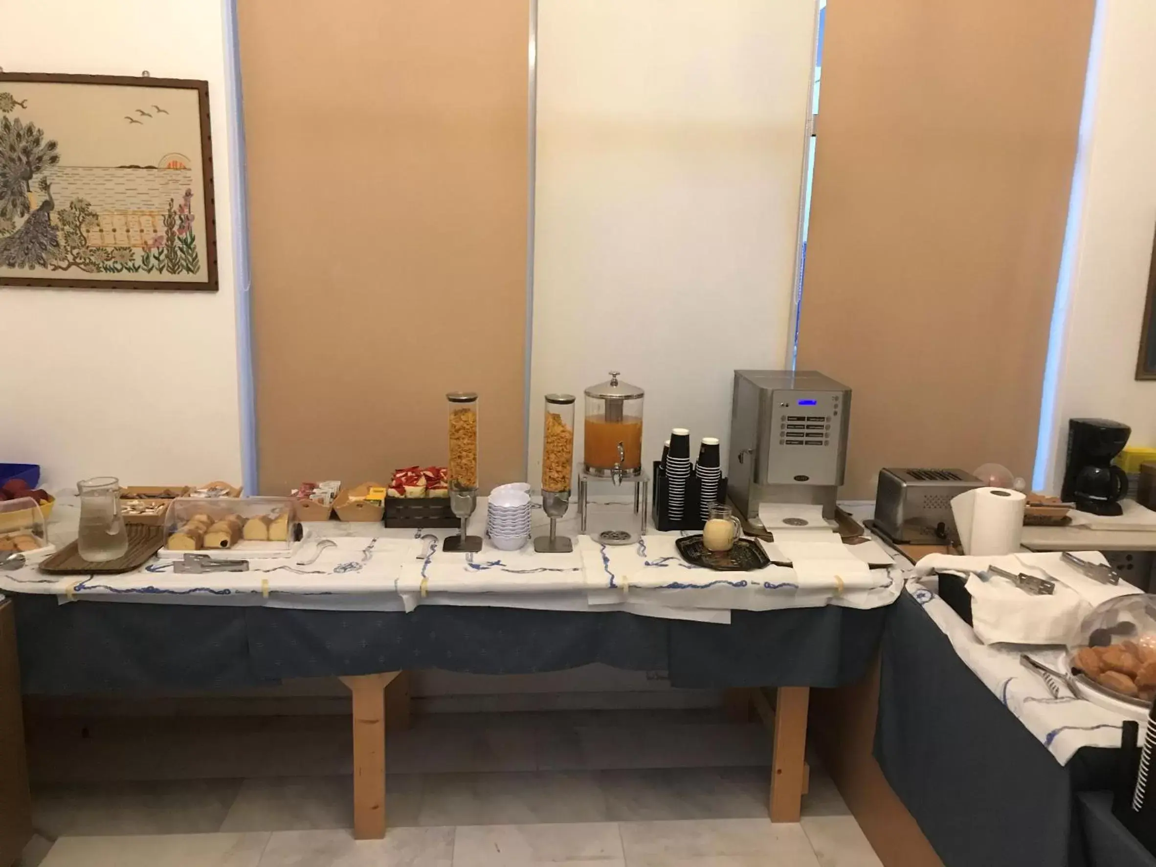 Buffet breakfast in Hotel Kourkoumelata