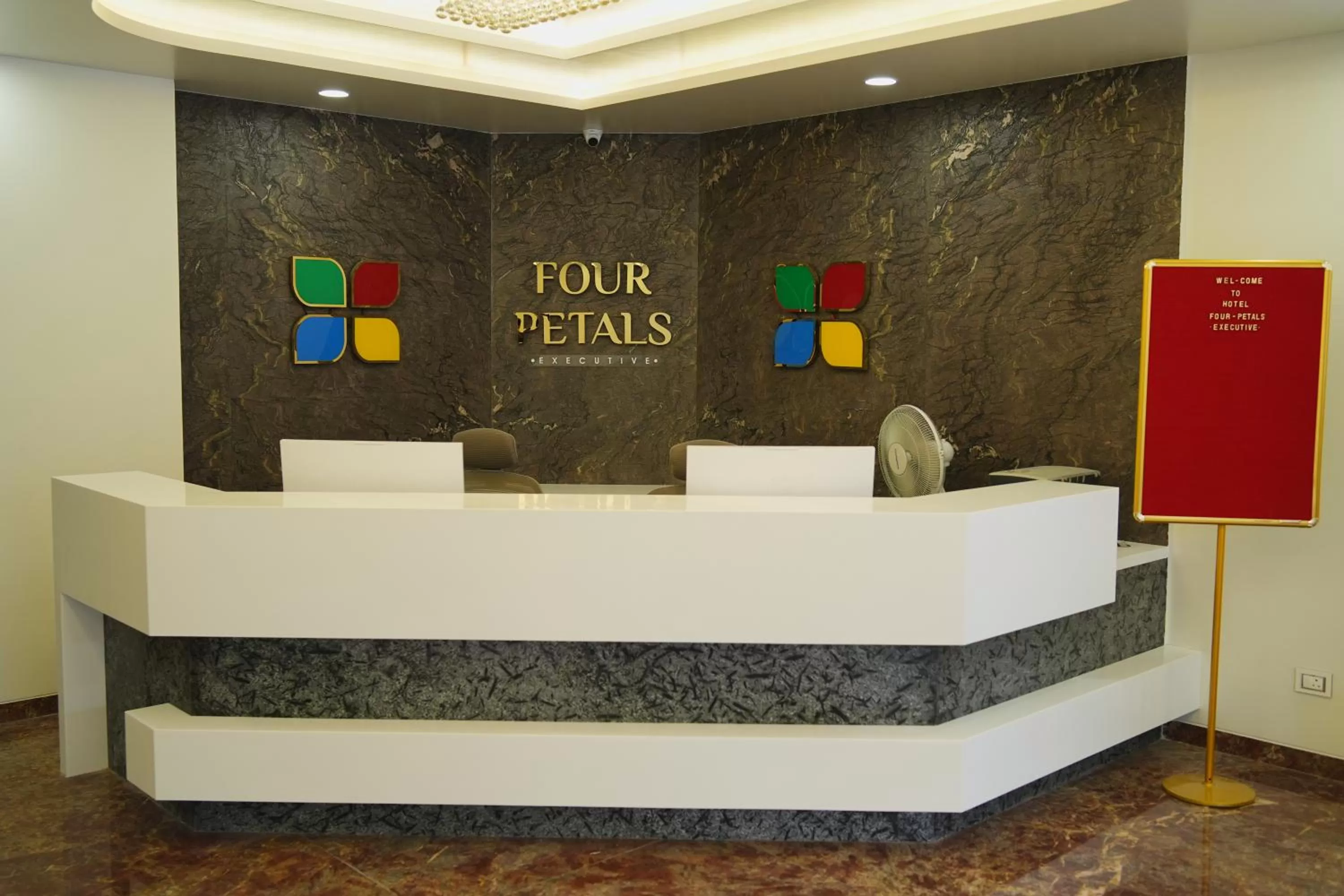 Four Petals Executive by LHMS