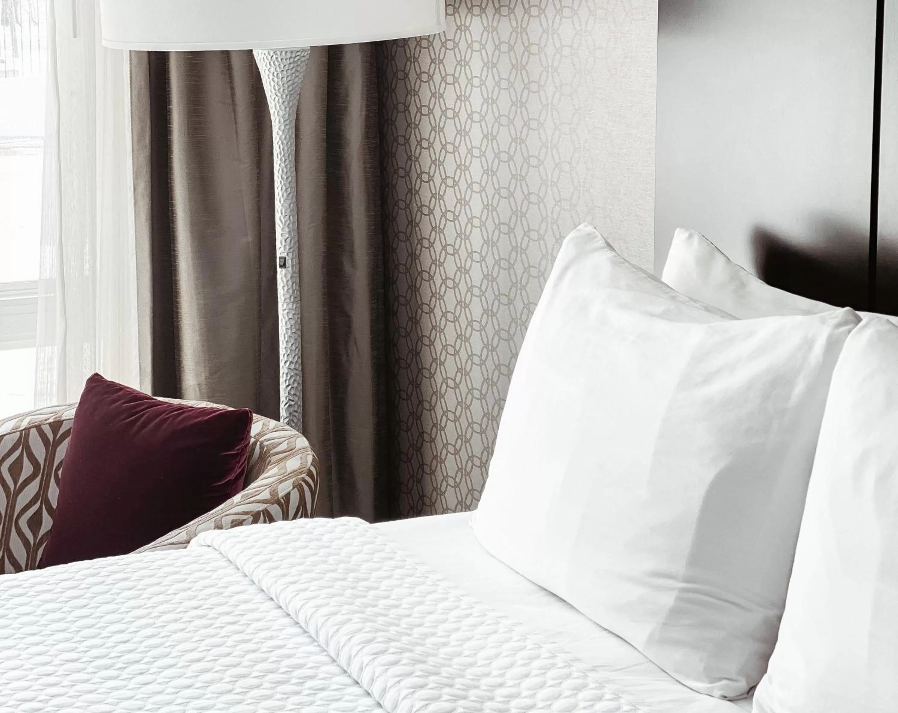 Photo of the whole room, Bed in Crowne Plaza Chicago SW - Burr Ridge by IHG