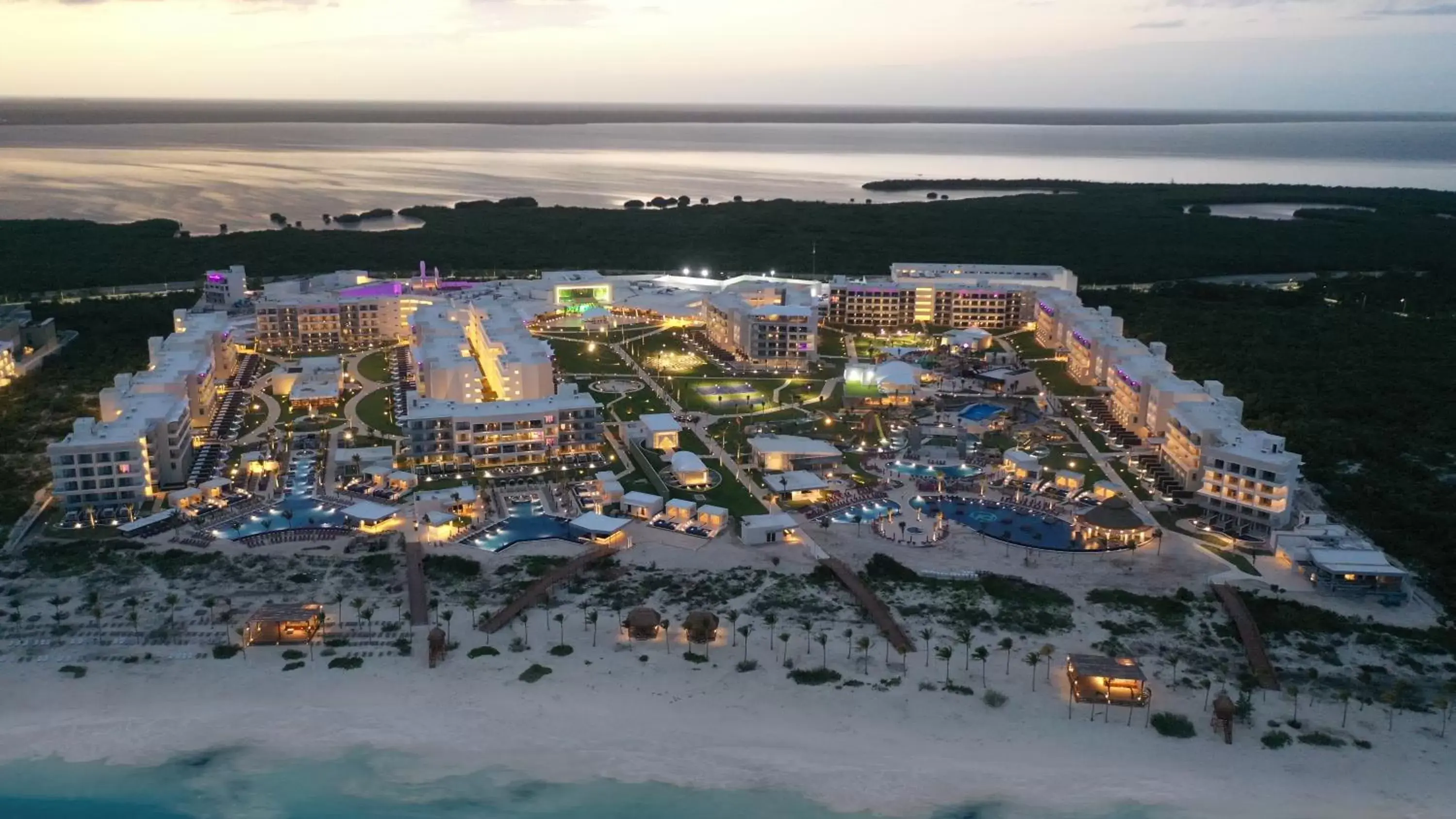 Bird's eye view in Planet Hollywood Cancun, An Autograph Collection All-Inclusive Resort